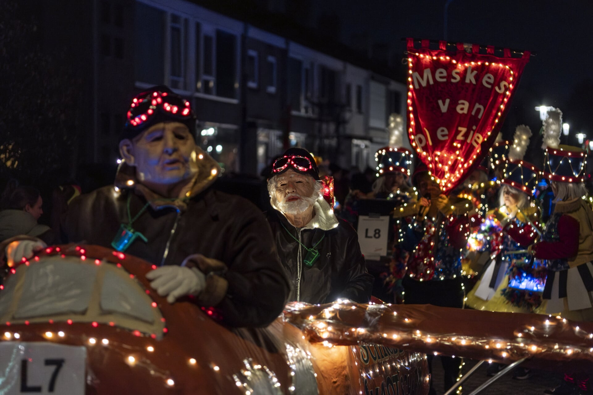 Foto’s: Totdenringen geniet van creatieve lampkesoptocht