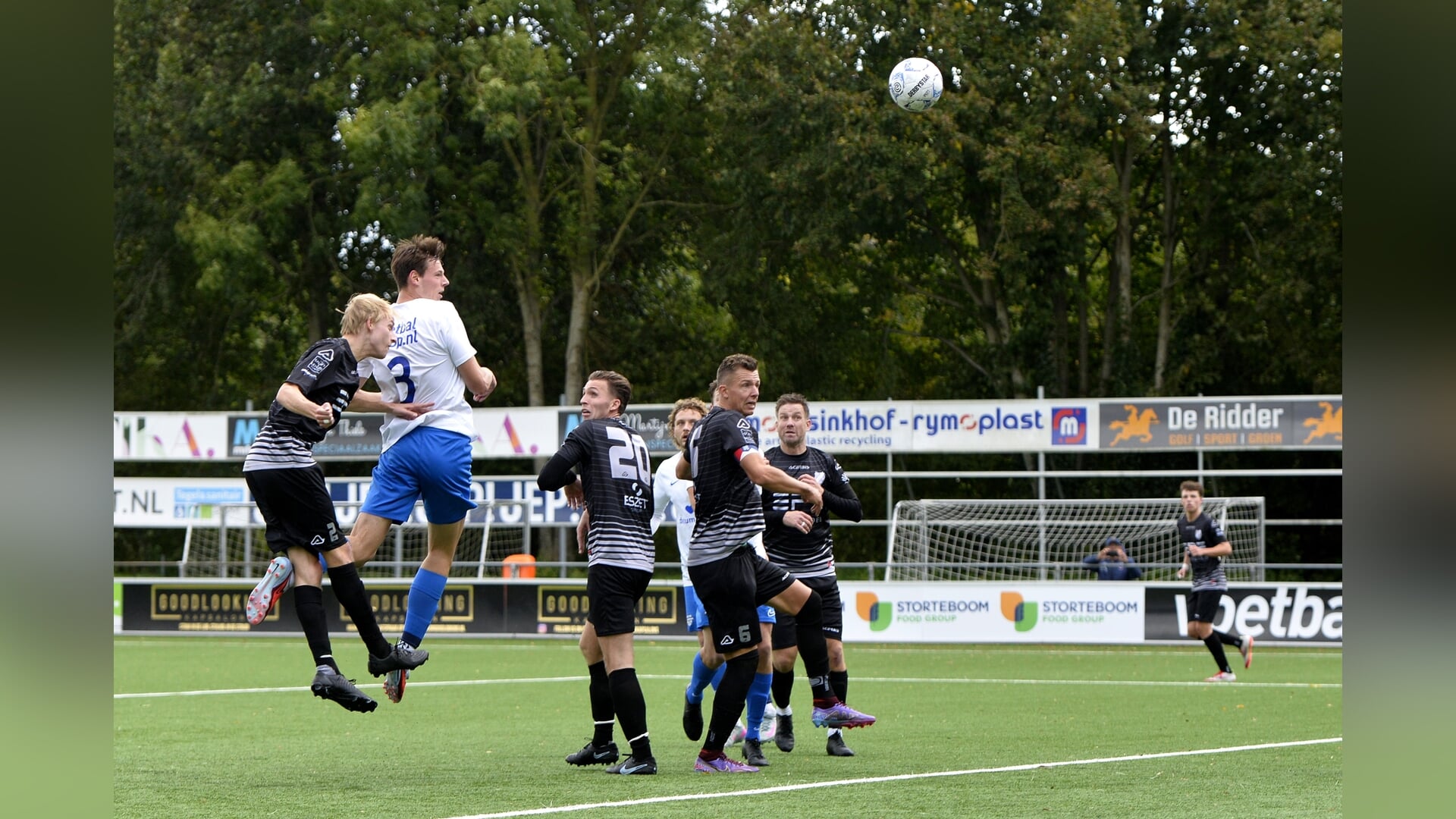 Zeewolde bakt er niets van tegen v.v. Hierden