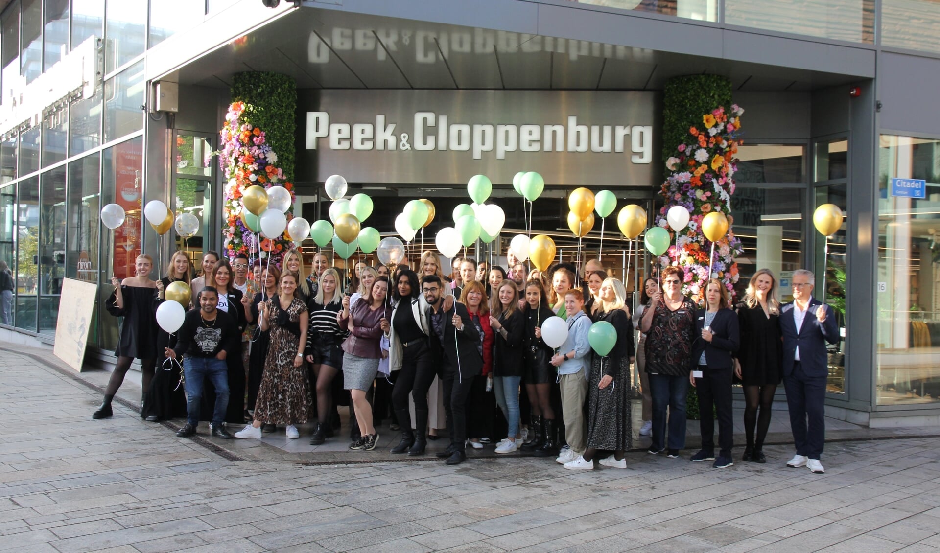 Peek & Cloppenburg Almere feestelijk geopend Almere Zaken