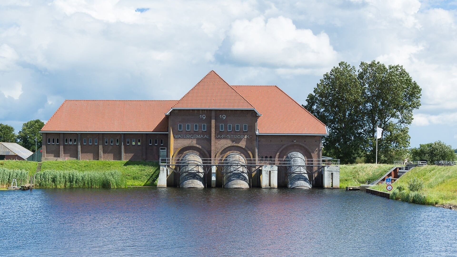 Restauratie meer dan 100 jaar oude buizengemaal Stroink van start