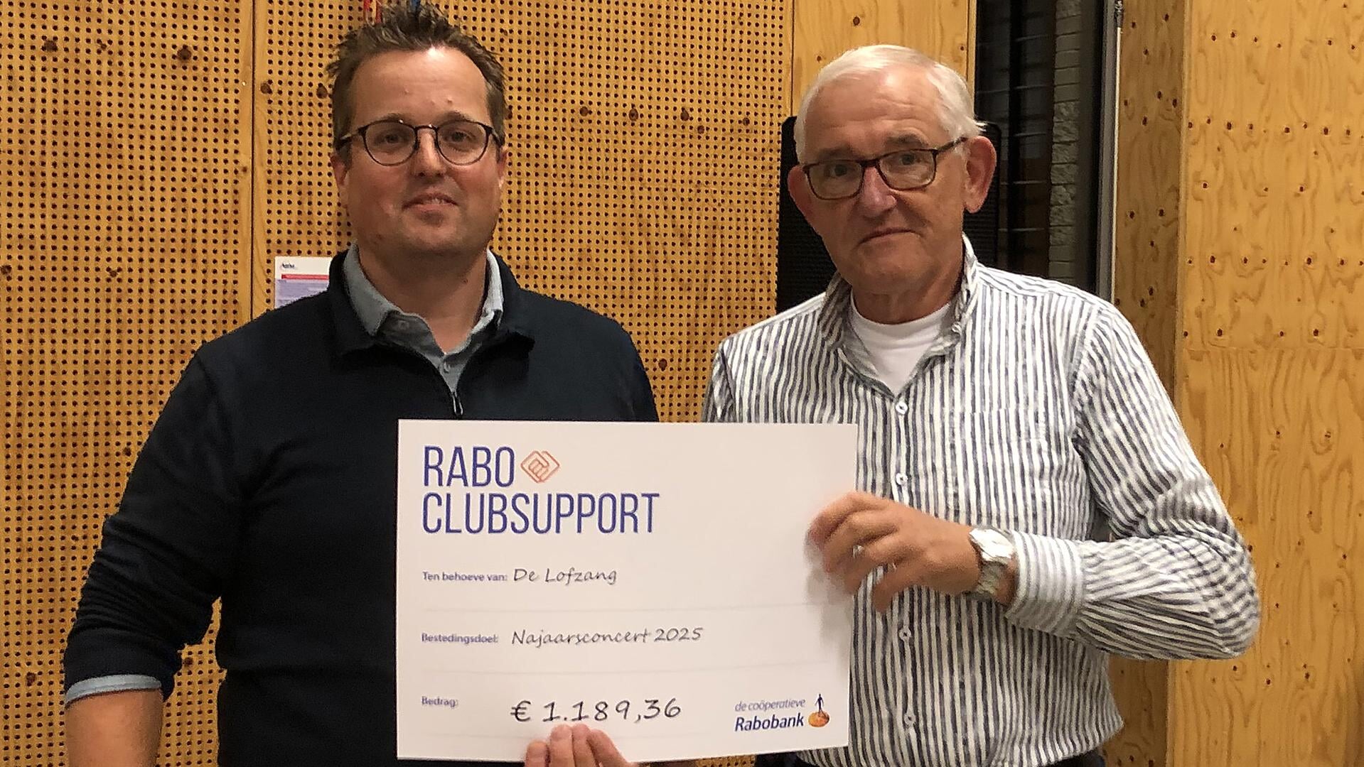 CMK De Lofzang ontvangt cheque