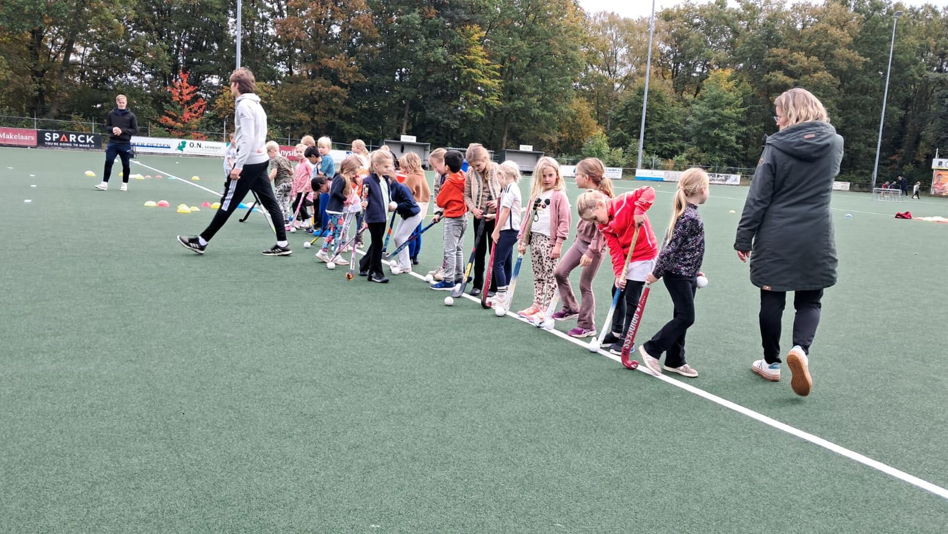 Basisschoolleerlingen genieten volop tijdens schoolsportdagen