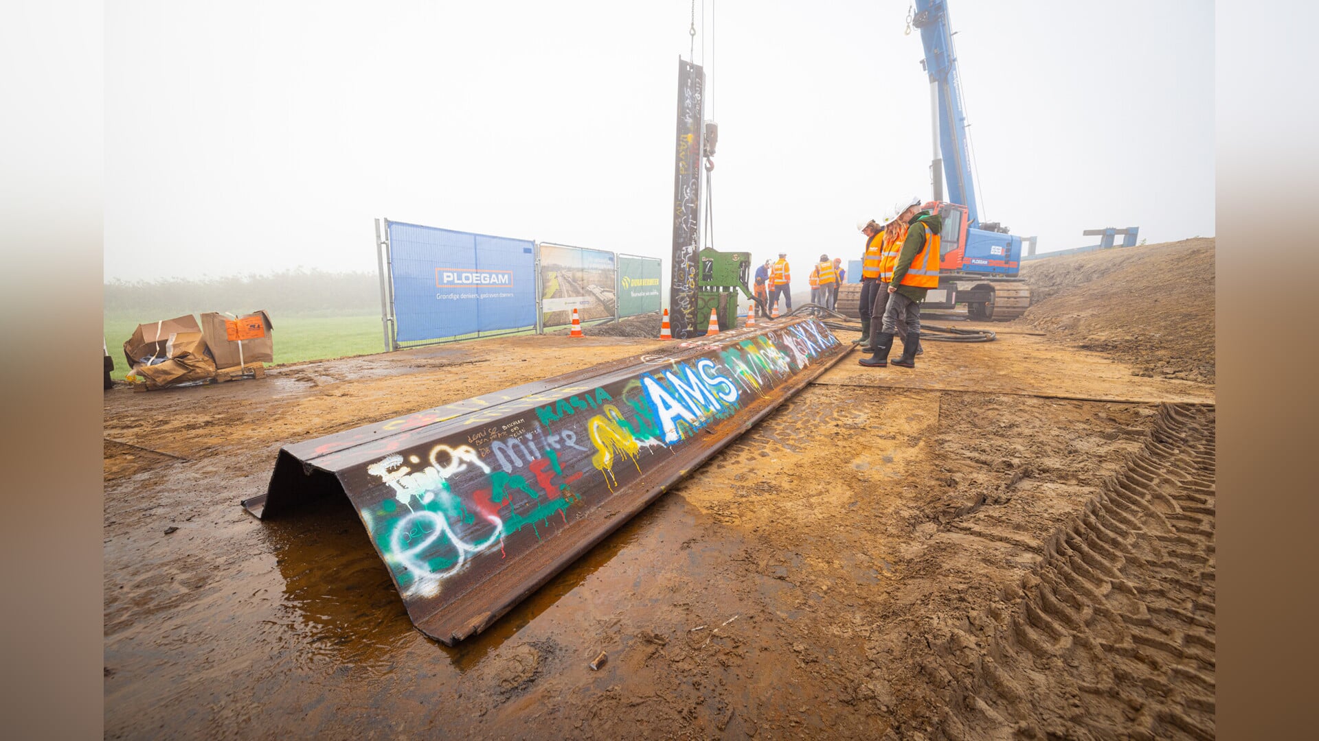 Laatste damwandplank dijkversterkingsproject Stadsdijken Zwolle geslagen