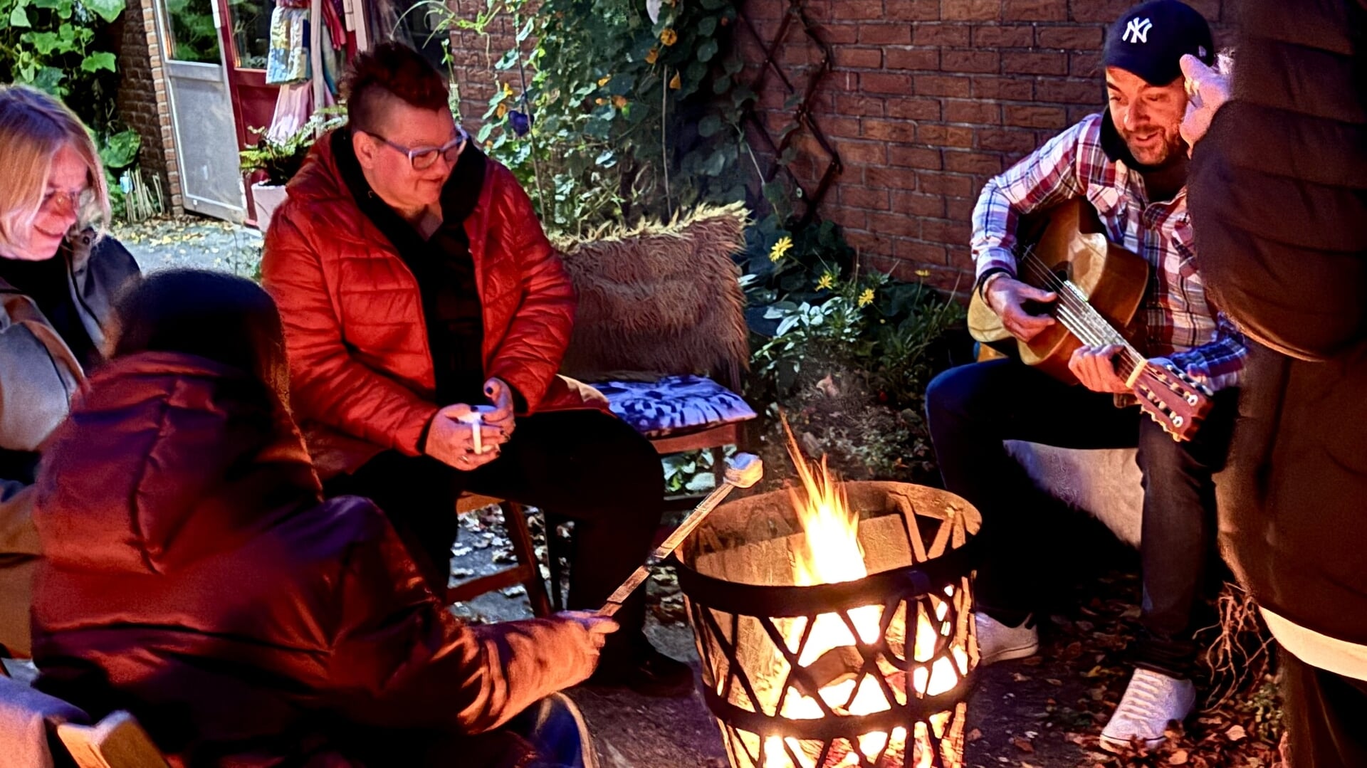 Even ontsnappen aan de drukte bij kampvuuravond in Zwolle