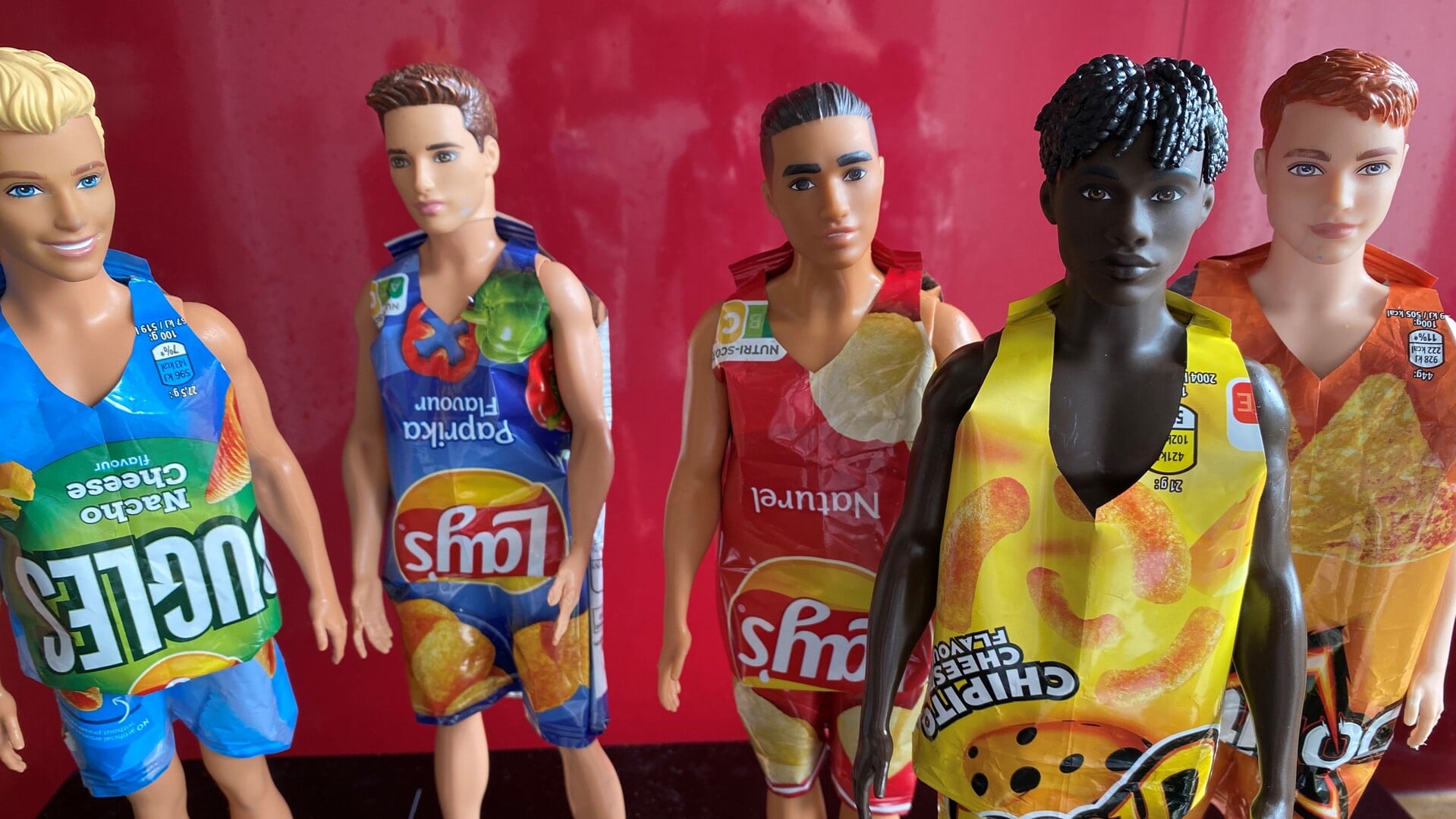 Barbie in afvalmode: creatieve workshop sluit Klimaatweek af in bibliotheek