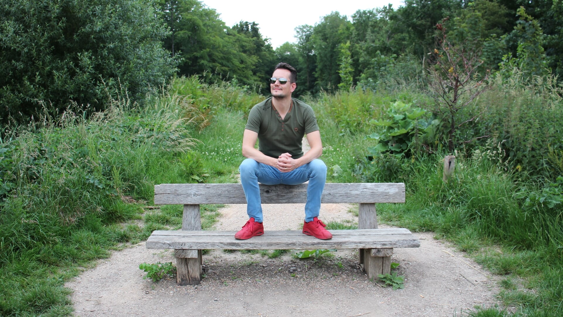 DDDocent over zijn nieuwe single Levenslessen: ‘Ik weiger naar mijn twijfels en onzekerheden te luis