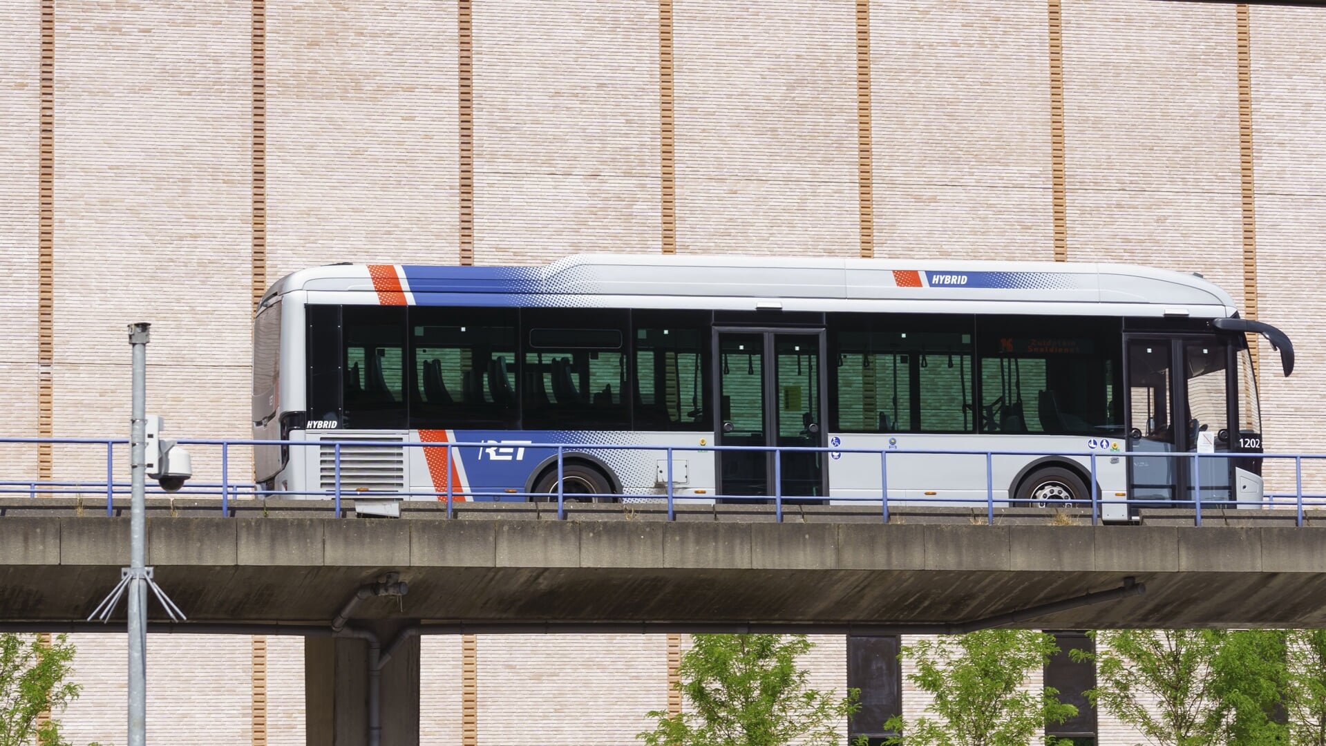Bus 44 rijdt straks in een kwartier tussen Zuidplein en Rotterdam ...