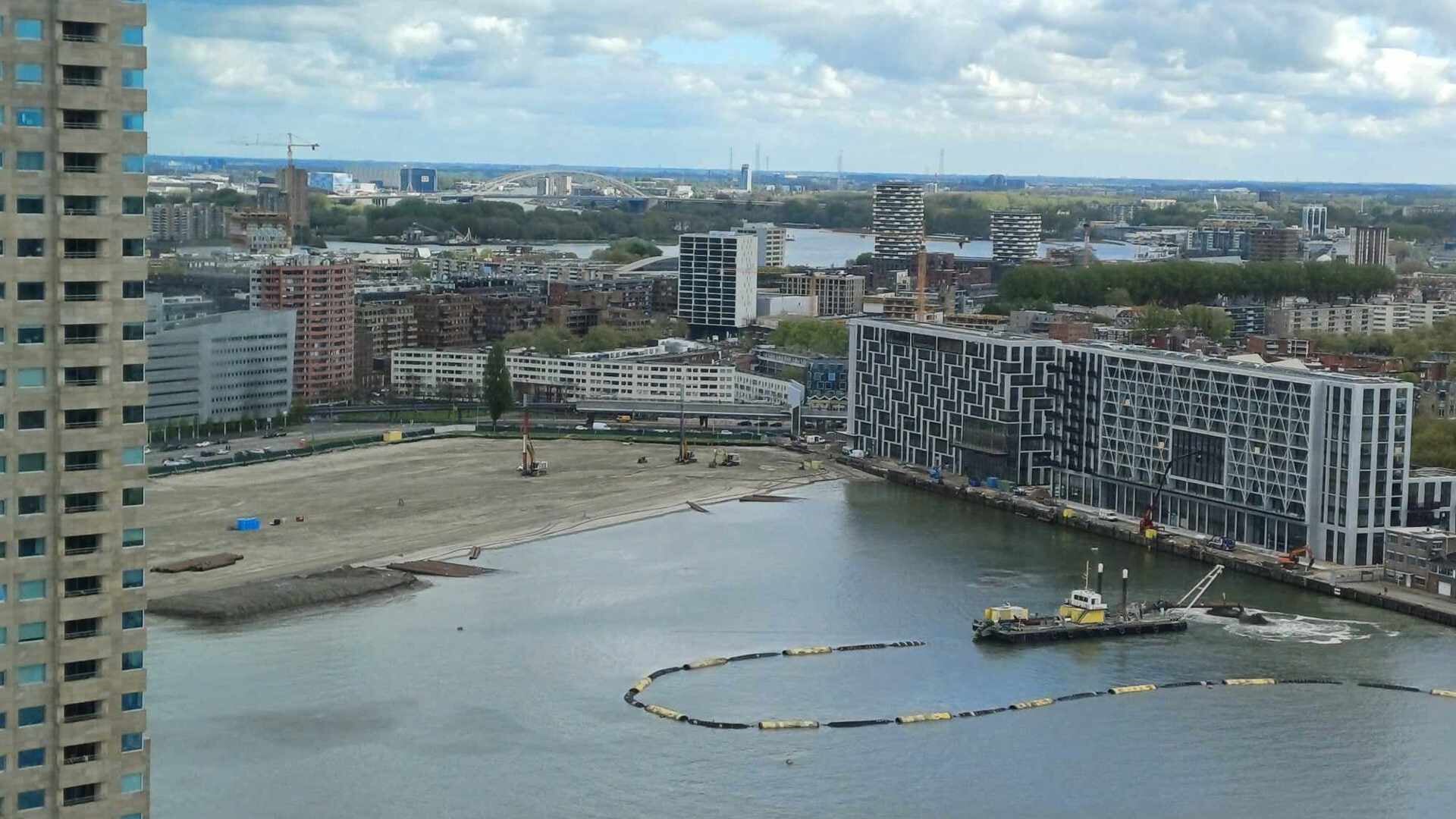 Het strand in de Rijnhaven gaat open tijdens de Wereldhavendagen ...