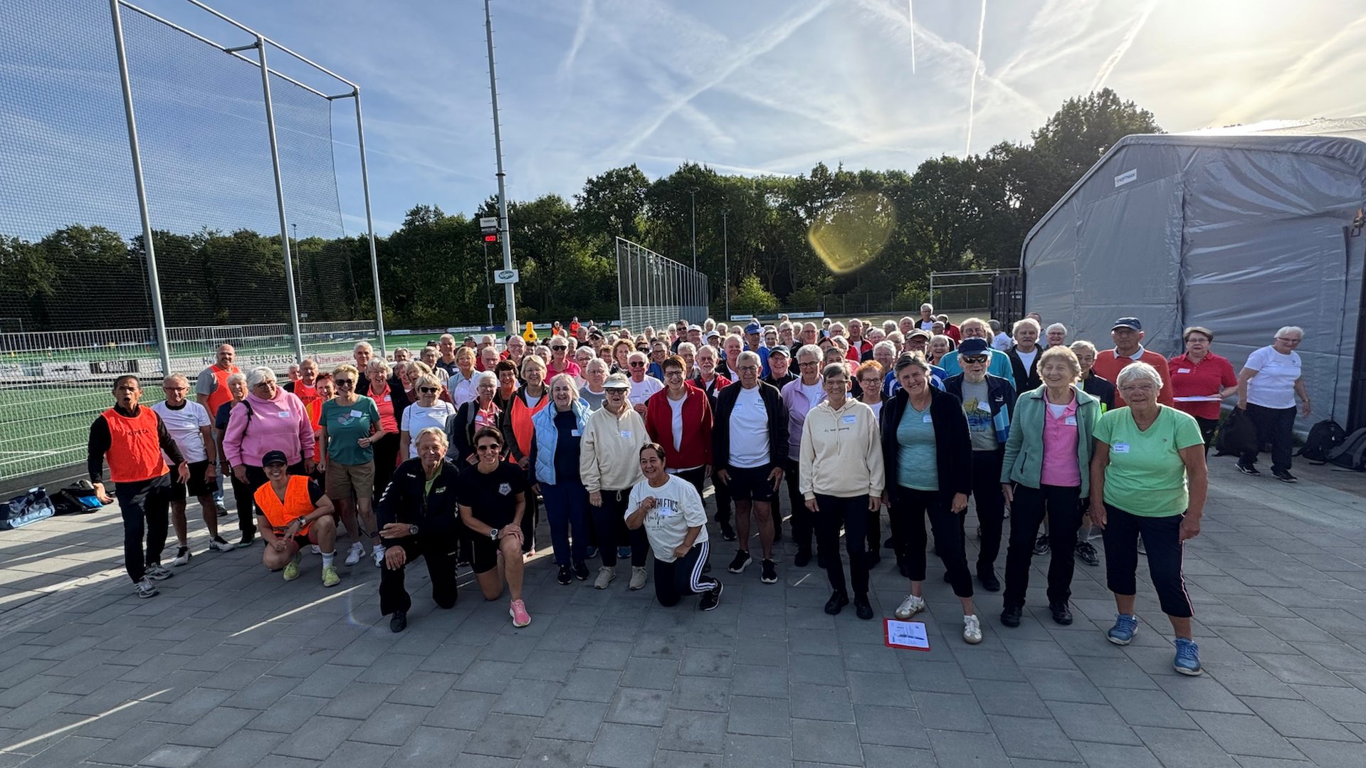 150-Walking-Sporters-komen-samen-voor-een-sportieve--n-gezellige-dag-