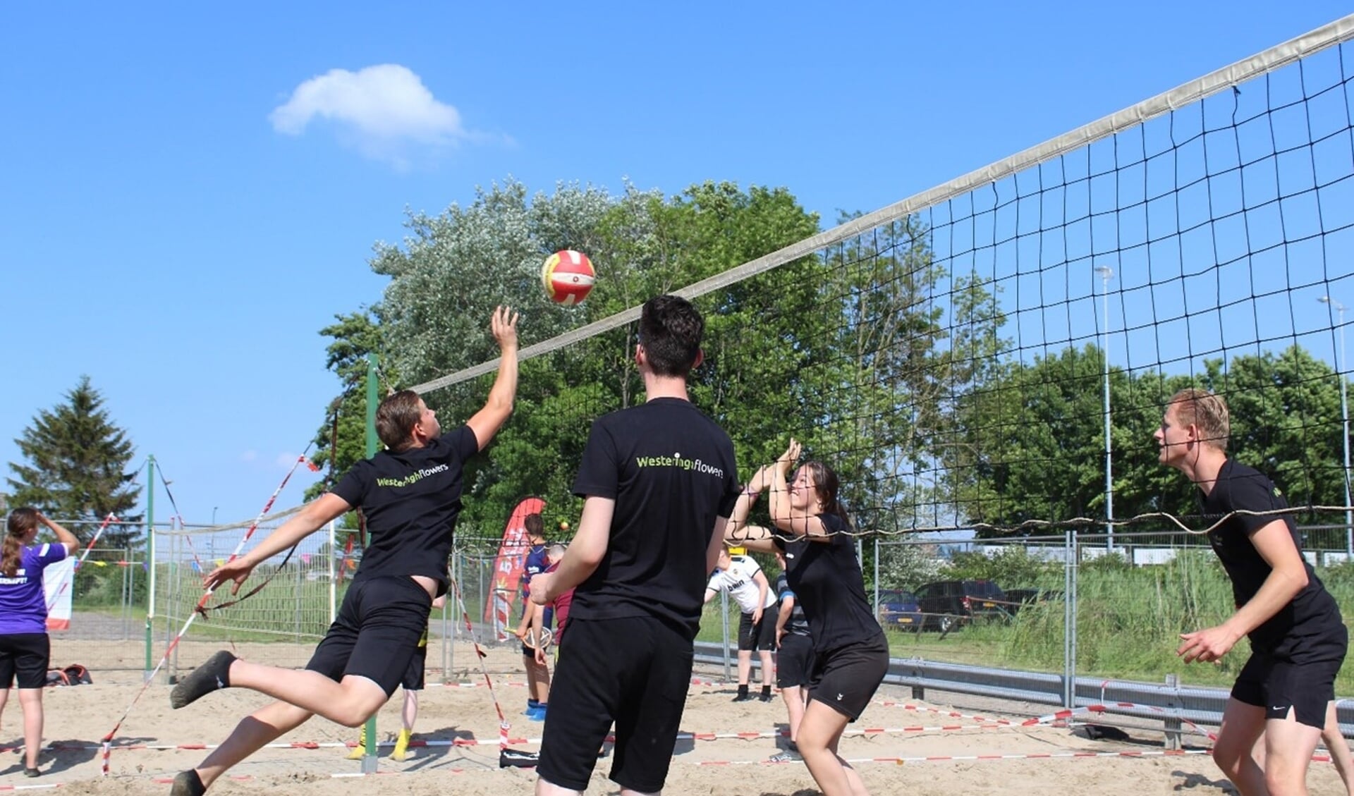 Eerste editie Ball La Playa groot succes
