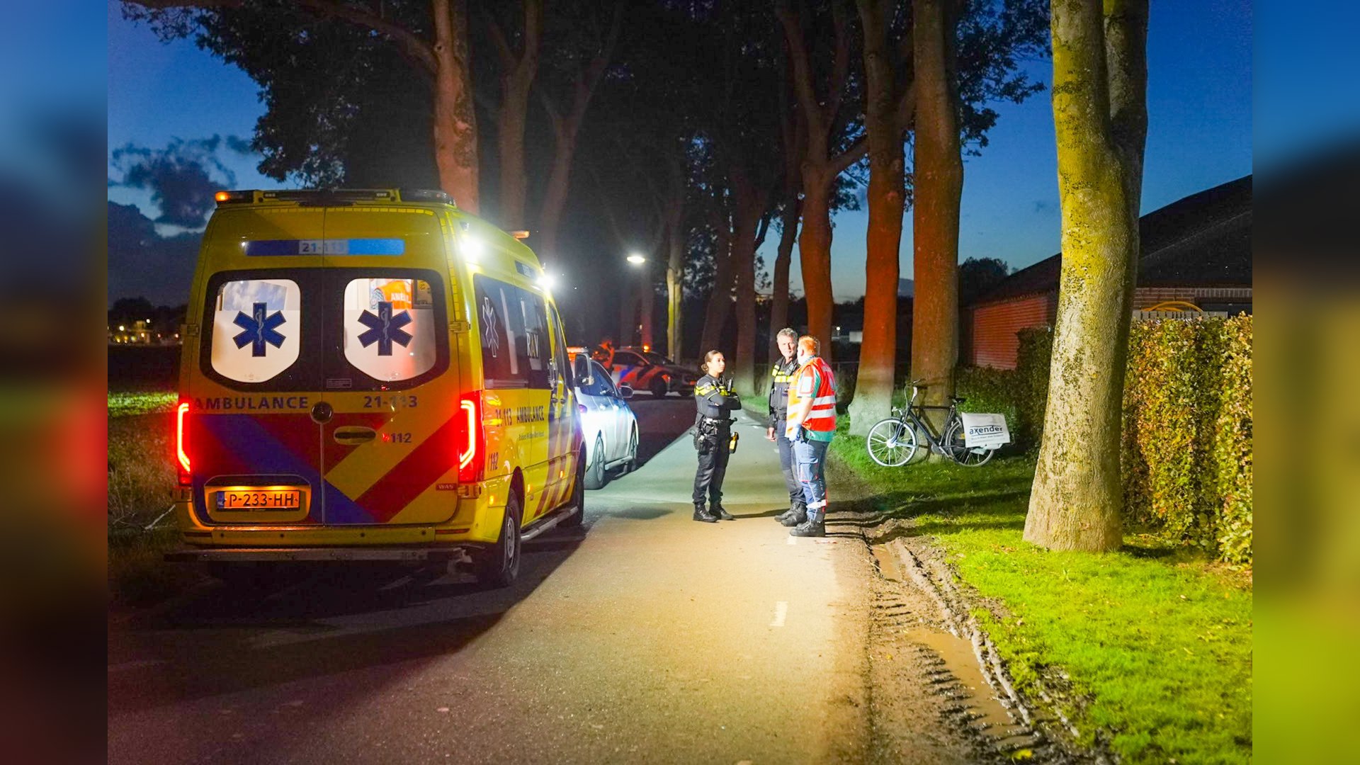 Fietser gewond bij aanrijding in Lithoijen, busje rijdt door - kliknieuws.nl | De snelste lokale nie