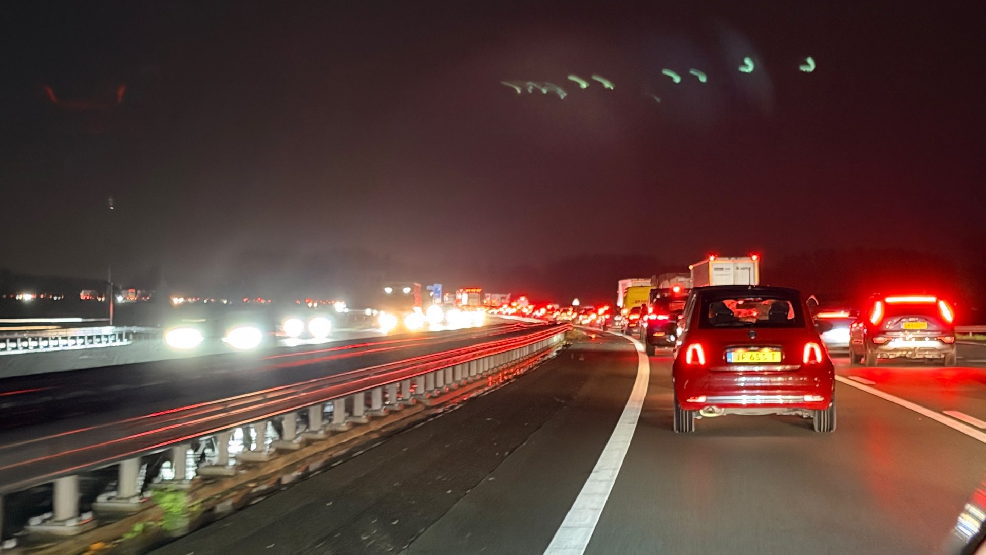 Kop-staartbotsing zorgt voor flinke file op A50 - kliknieuws.nl | De snelste lokale nieuwssite van N