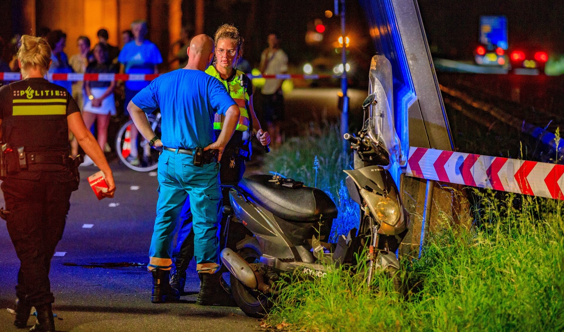 Scooterrijder Verongelukt Na Eenzijdig Ongeval Op Fietspad N201 - Al ...