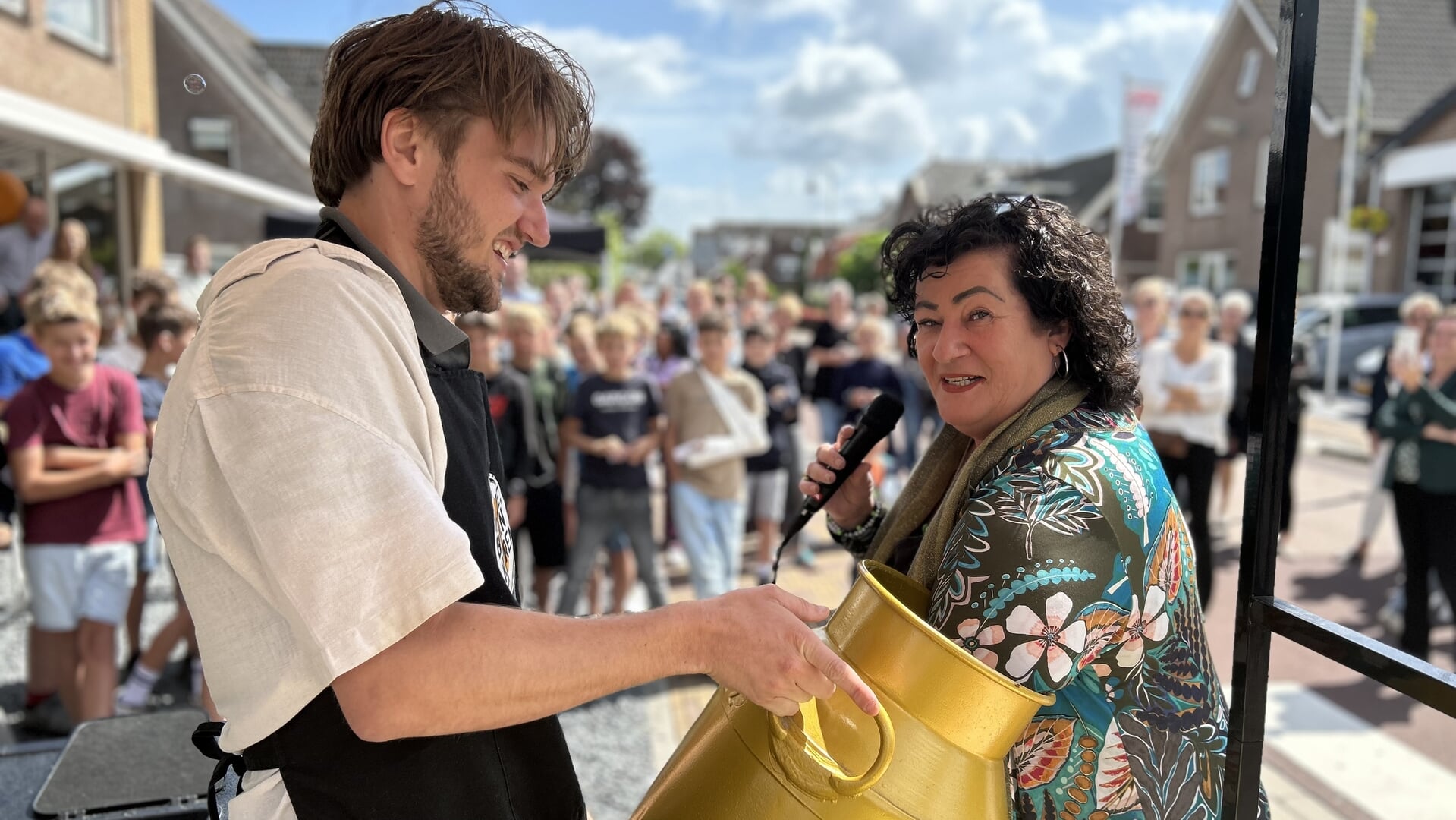 Trekking loterij in Driebruggen door Caroline van der Plas