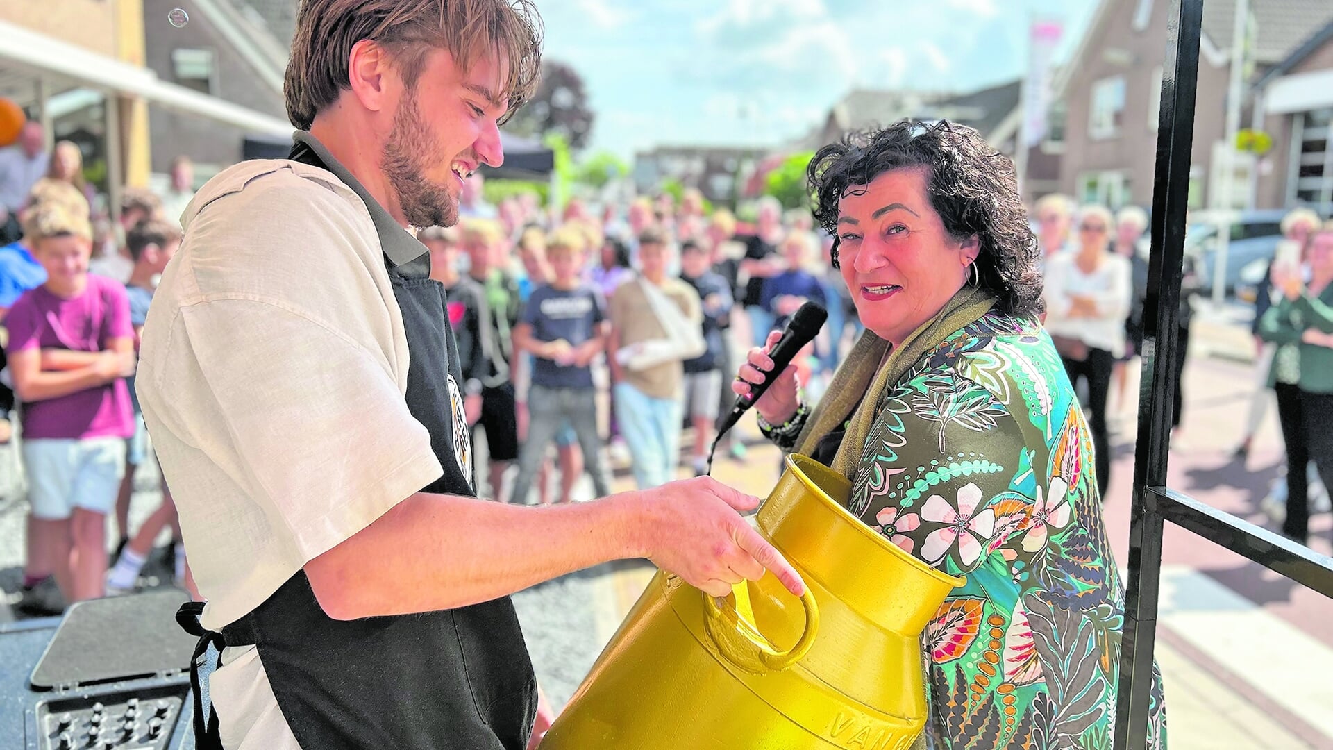 Trekking loterij in Driebruggen door Caroline van der Plas