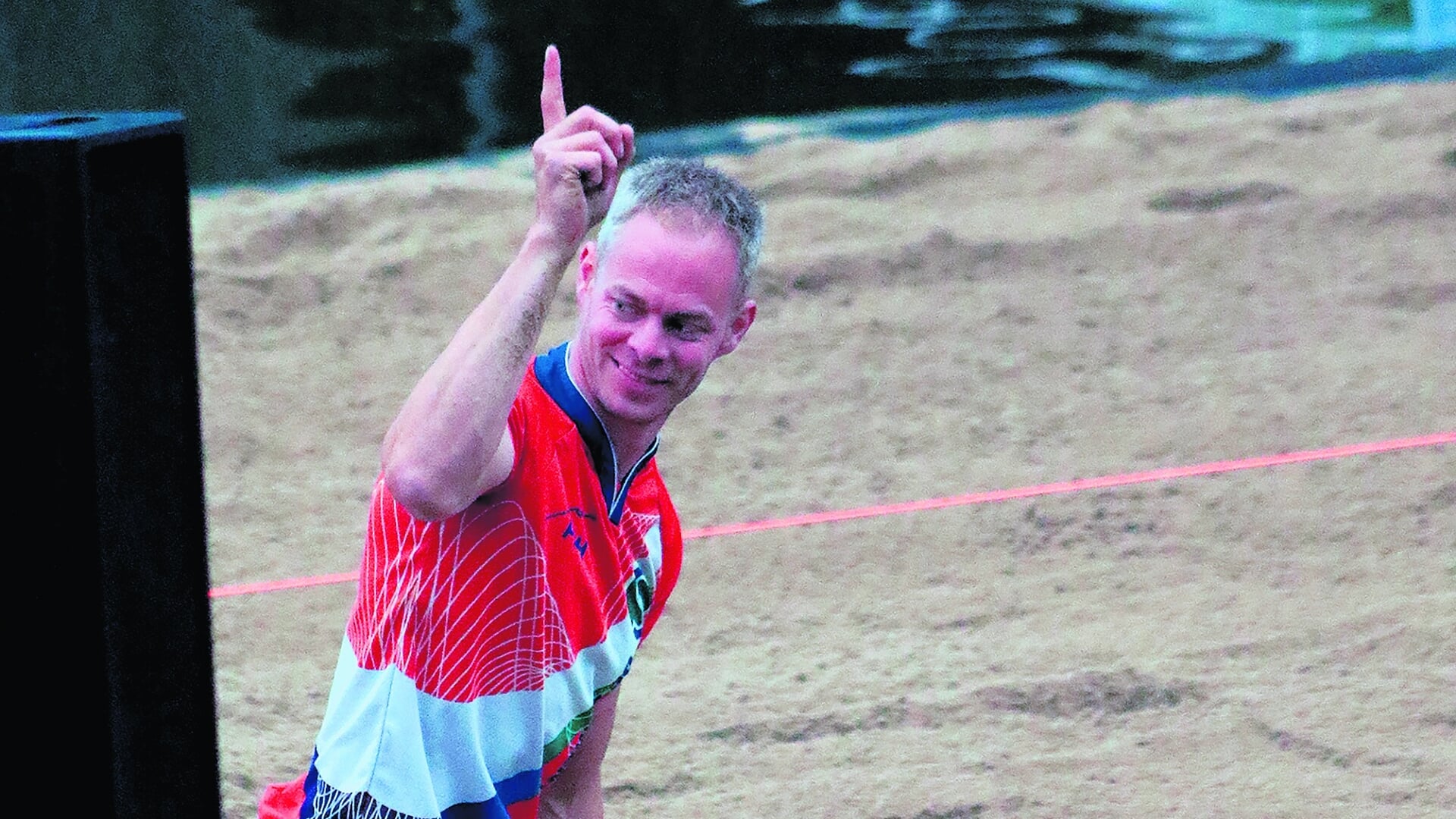 Fierljepper Germ Terpstra steelt de show op de NFM