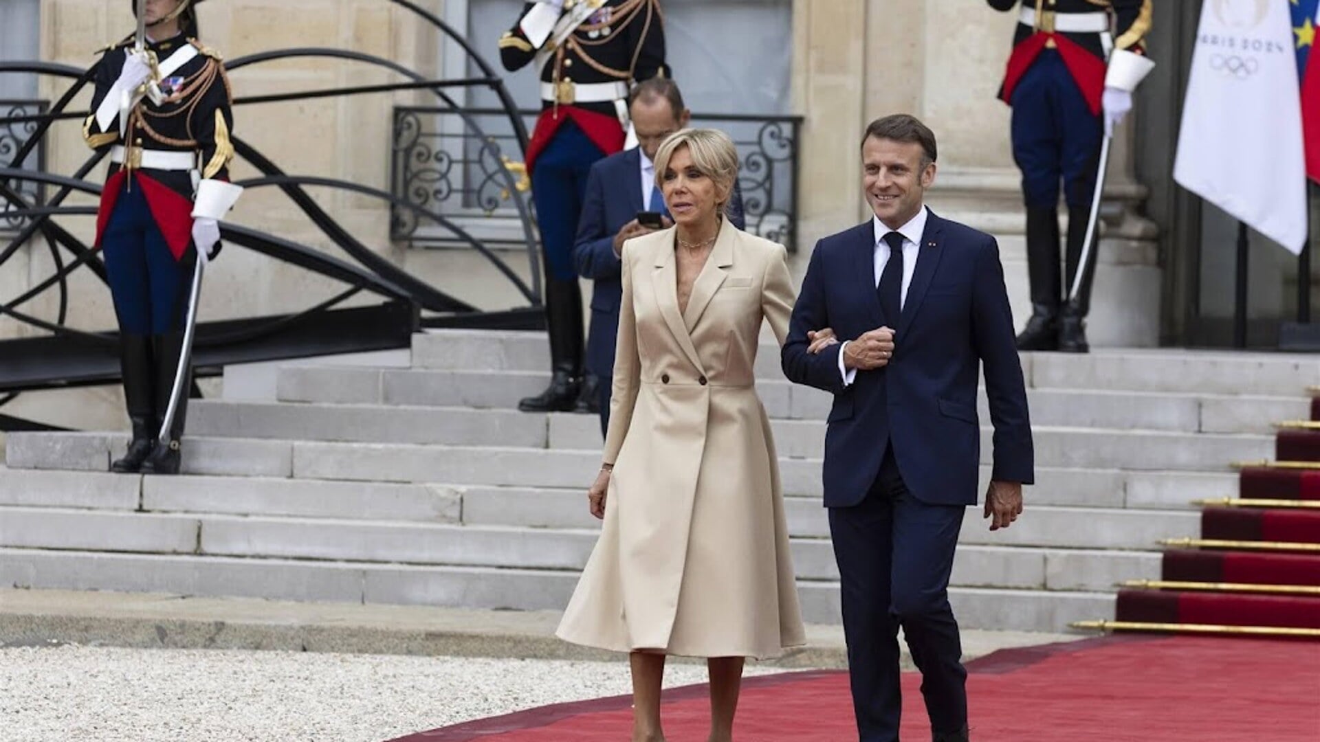 Brigitte Macron recibe compensación por engaño transgénero