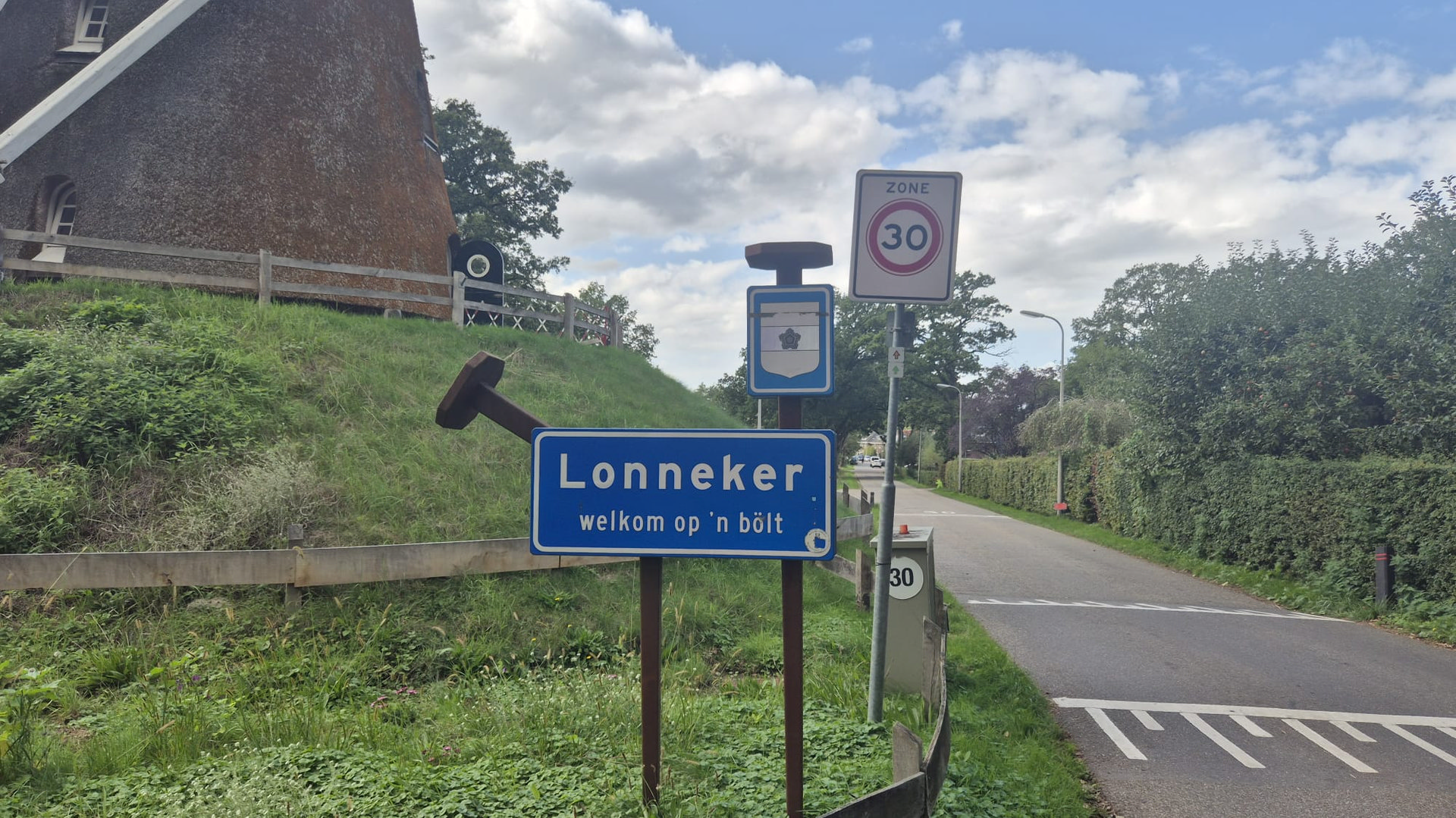 Onderzoek naar dialect als spreektaal - Al het nieuws uit Enschede