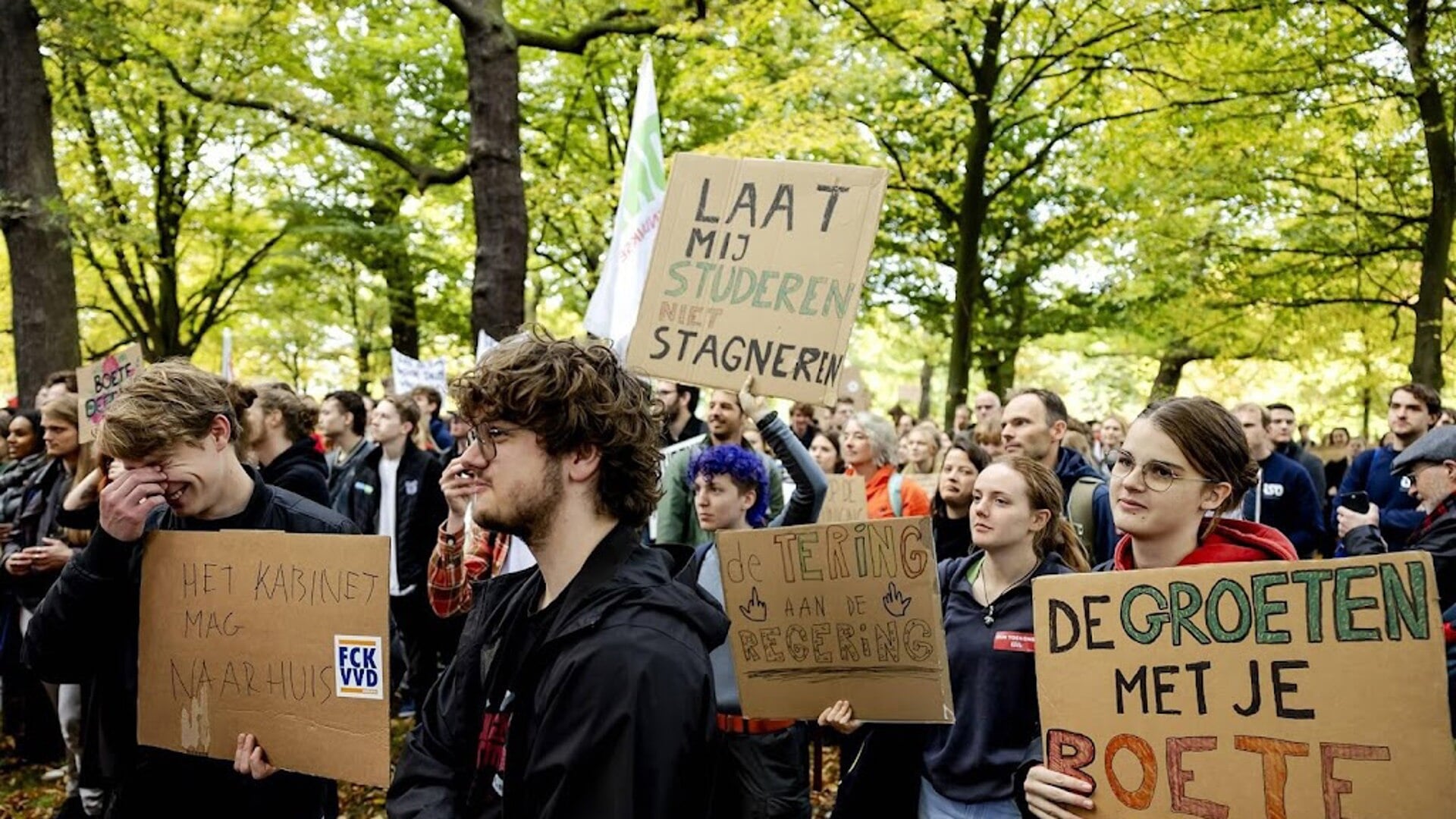 Honderden studenten demonstreren tegen langstudeerboete