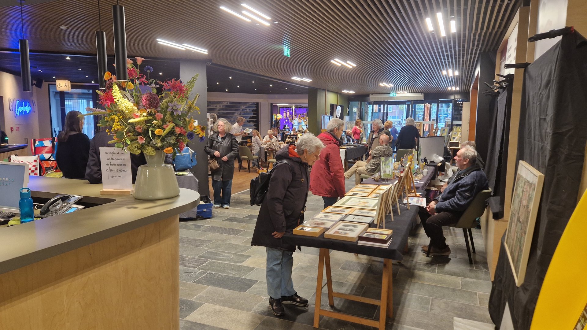 Kunstmarkt geslaagd op nieuwe dag
