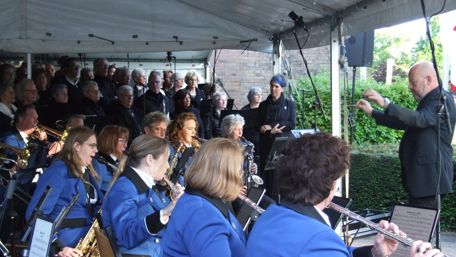 Sfeervolle dodenherdenking in Rijsbergen