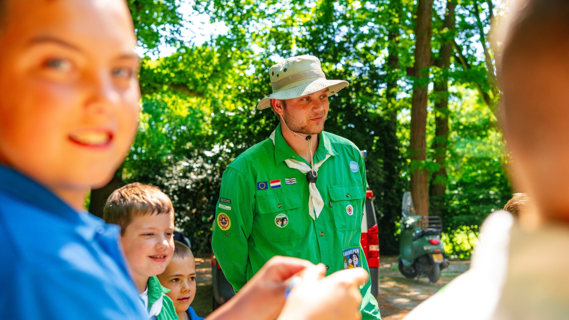 Joeri (24) viert 80 jaar scouting waar hij zelf opgroeide: ‘Vriendschappen voor het leven’