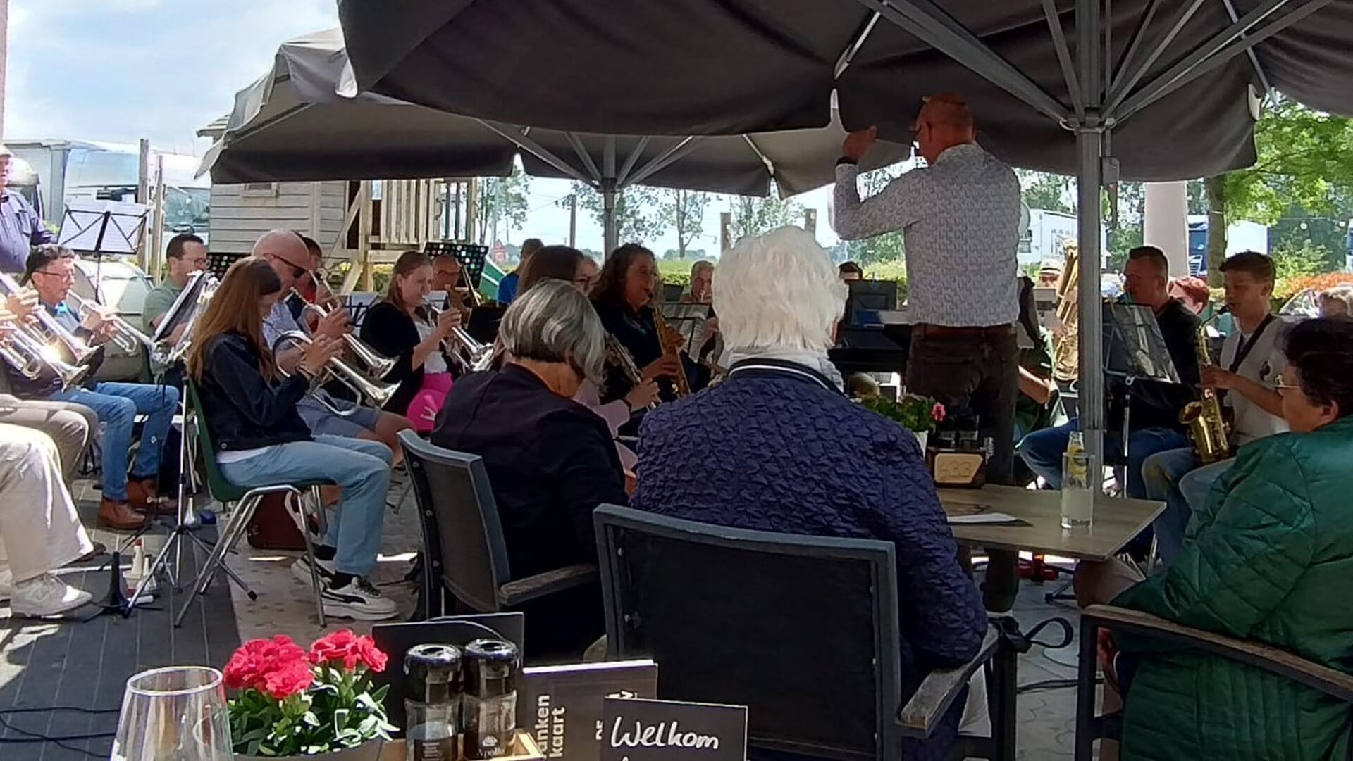 Lunchconcert fanfare OKK: Muziek om bij te smikkelen