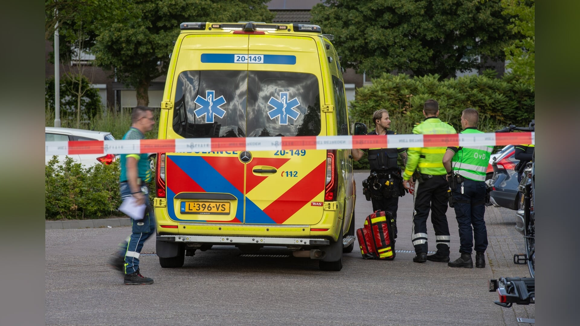 Kind na aanrijding op parkeerplaats Tolbergcentrum met traumahelikopter naar Rotterdam