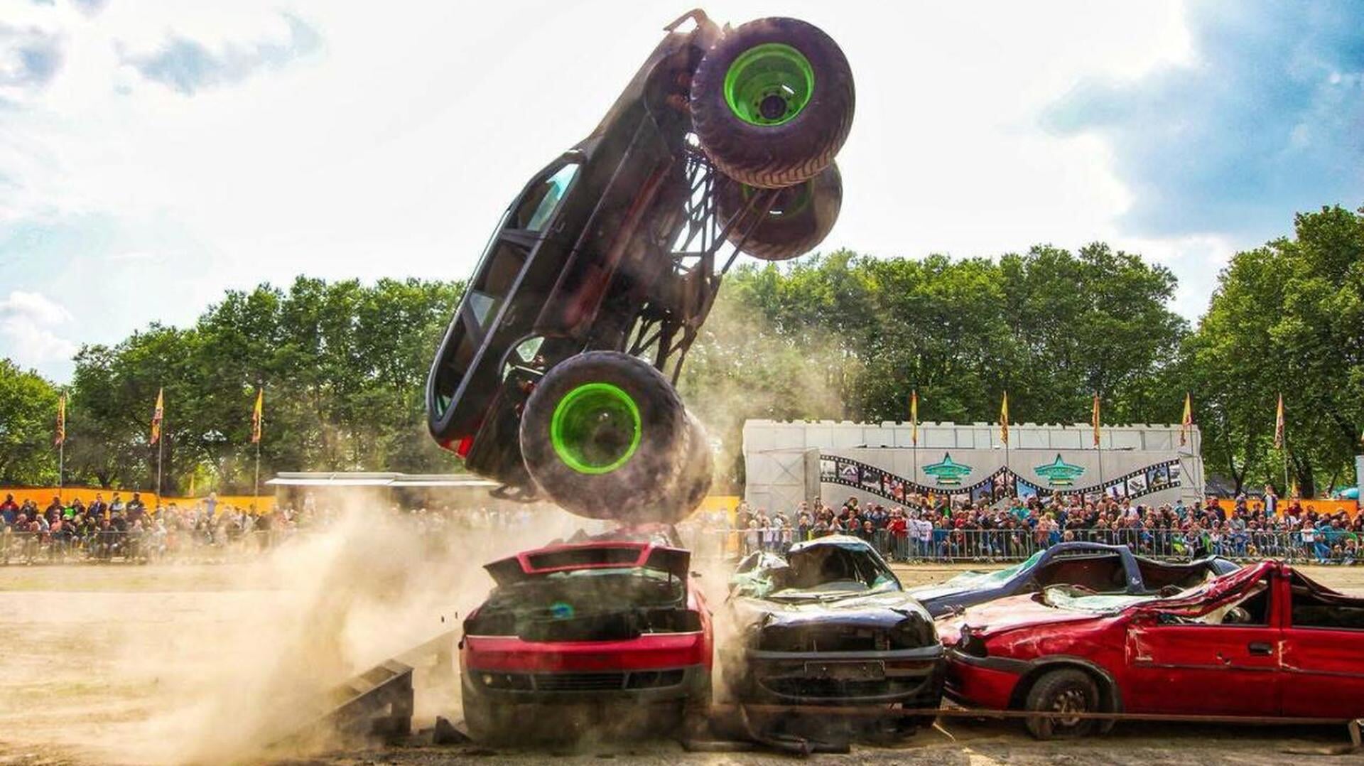 Stuntshow met monstertrucks keert na tien jaar afwezigheid terug naar Breda