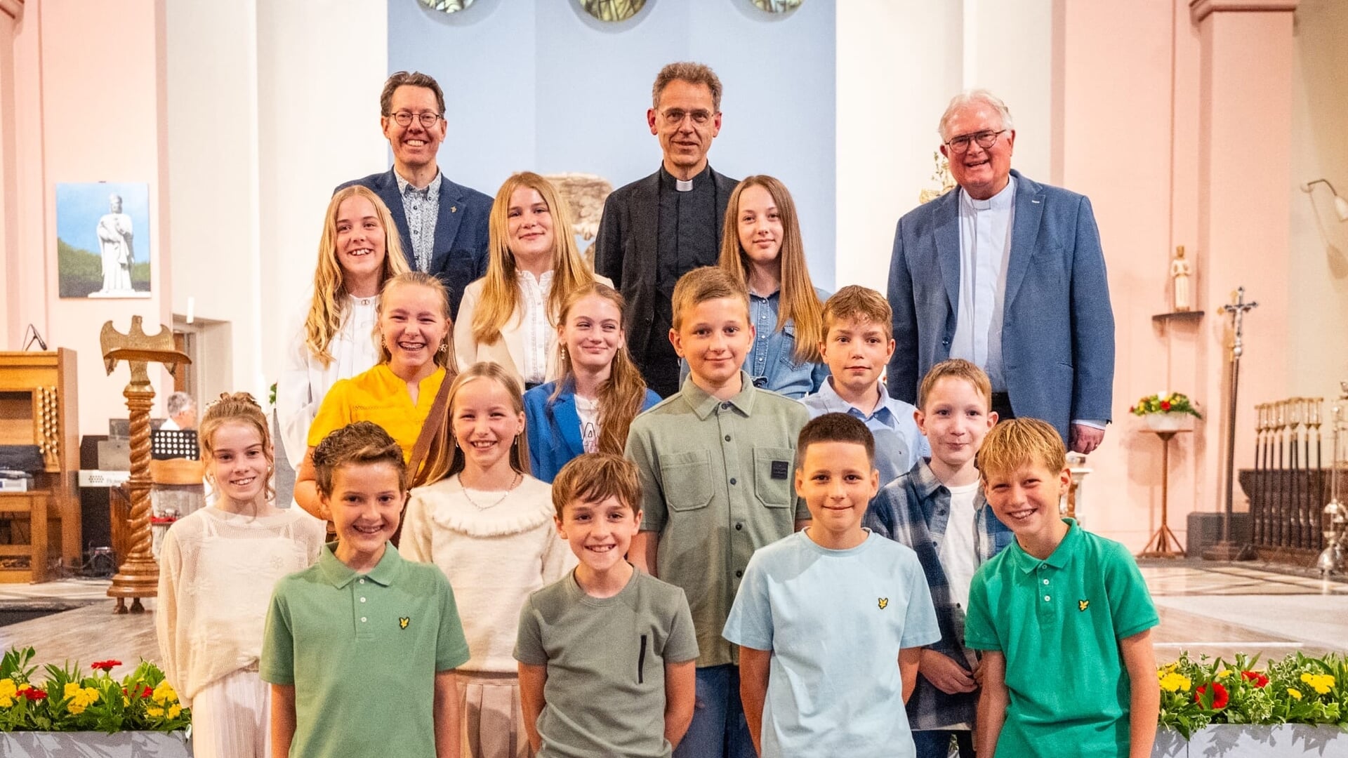 Kinderen ontvangen Heilig Vormsel in Zundert