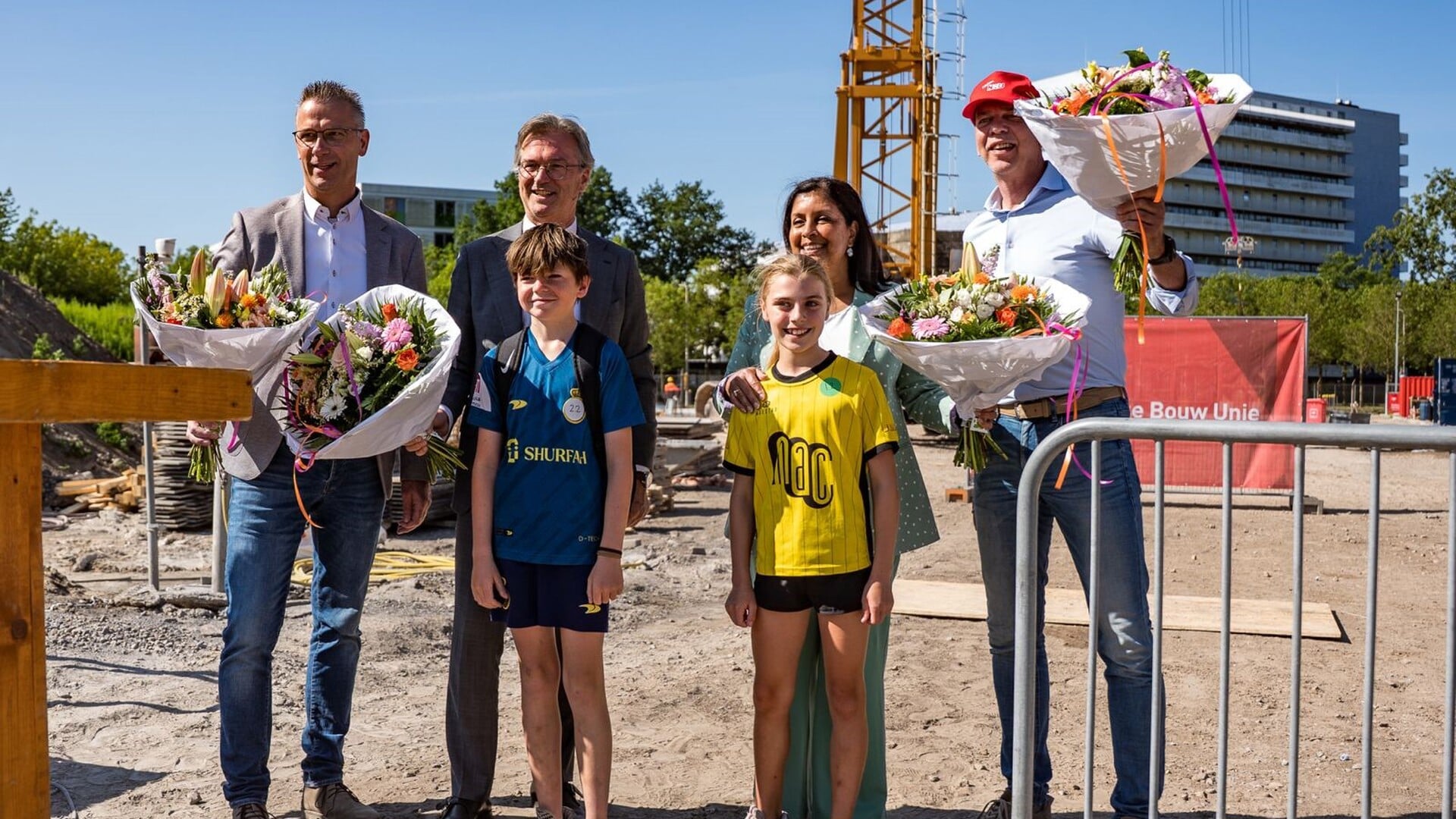 Ruim 2.000 basisschoolleerlingen krijgen kijkje achter de bouwhekken van Blossem