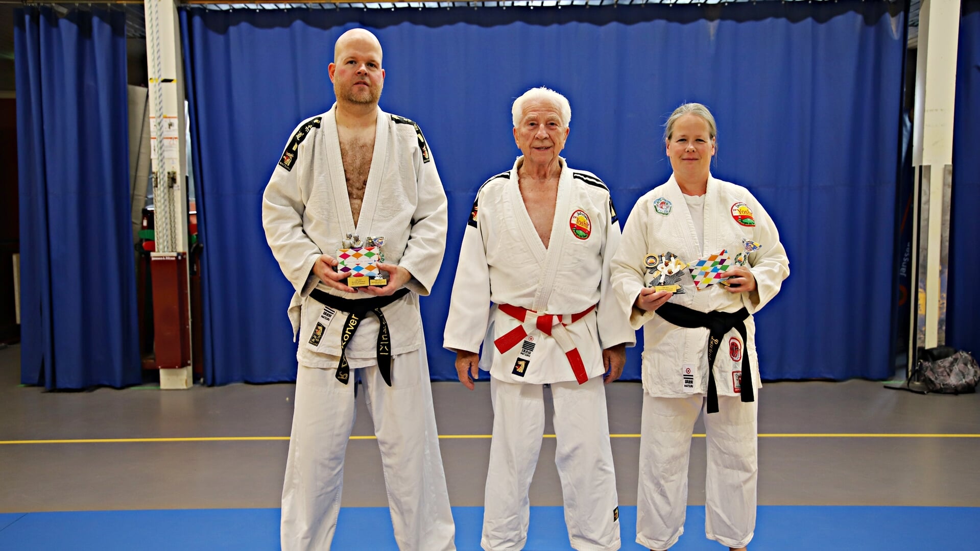 Lucinda en Raymond gehuldigd voor jarenlange inzet bij Judoclub Yoshi