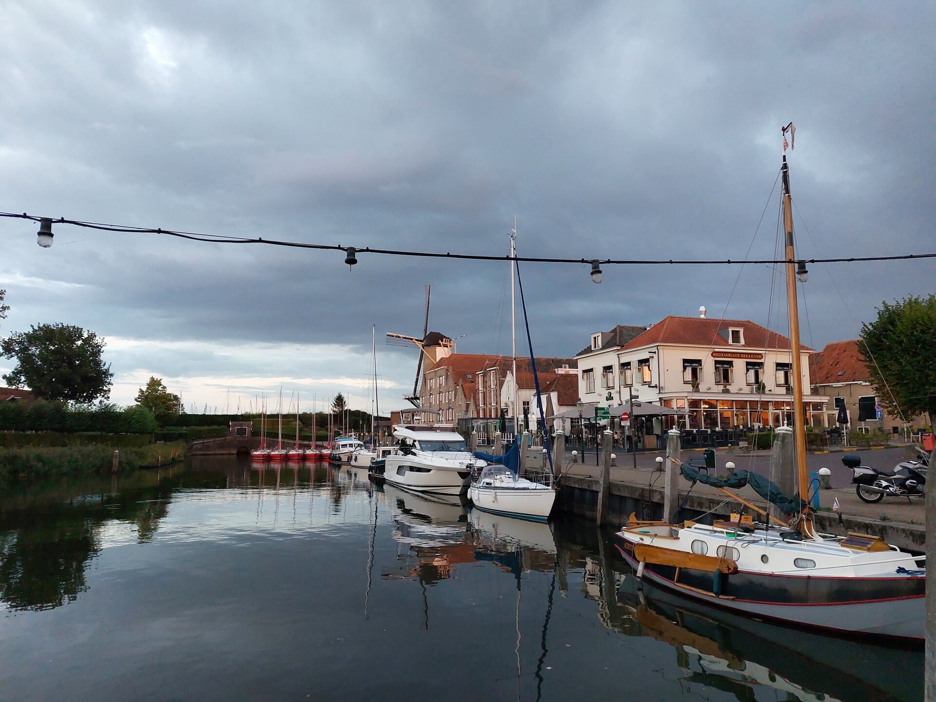 Ondernemers vertrekken: Zorgen om winkelaanbod Willemstad