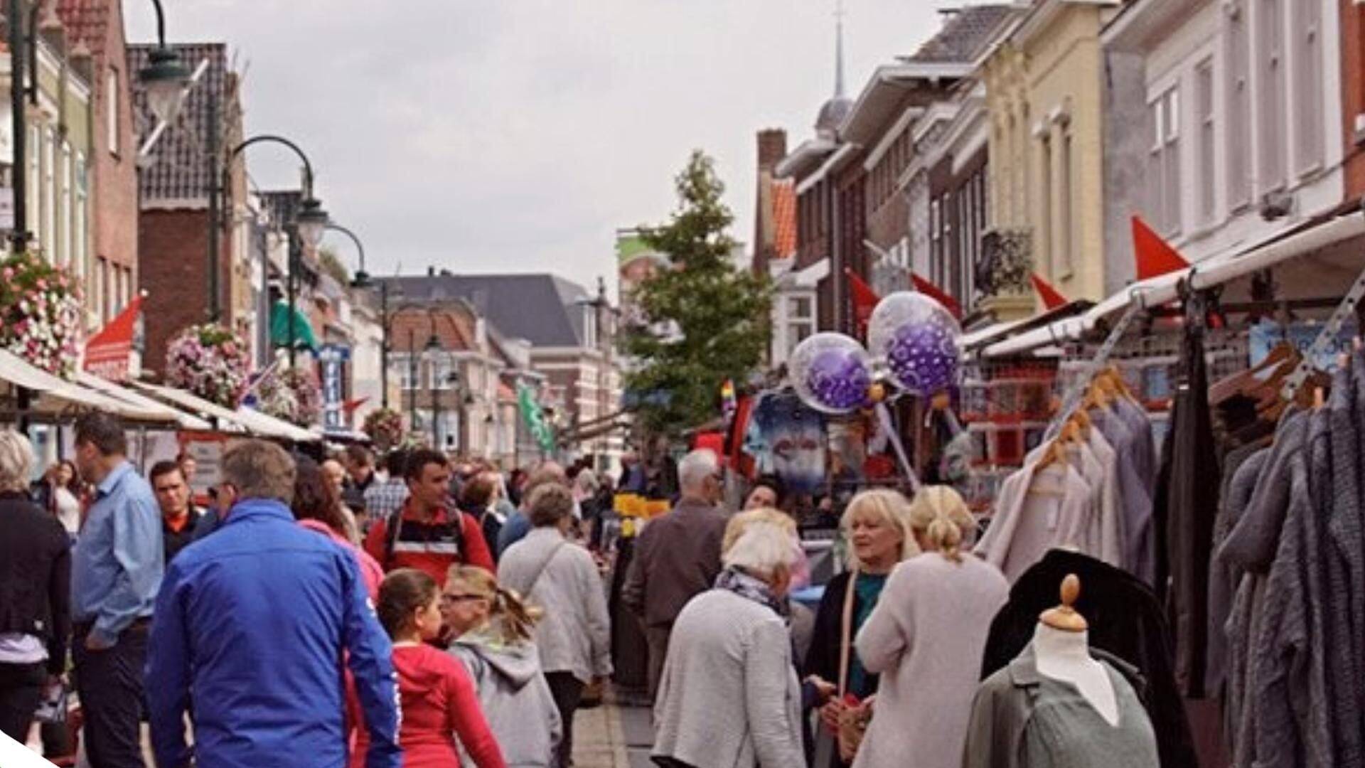 Jaarmarkt brengt sfeer en kramen naar centrum Steenbergen