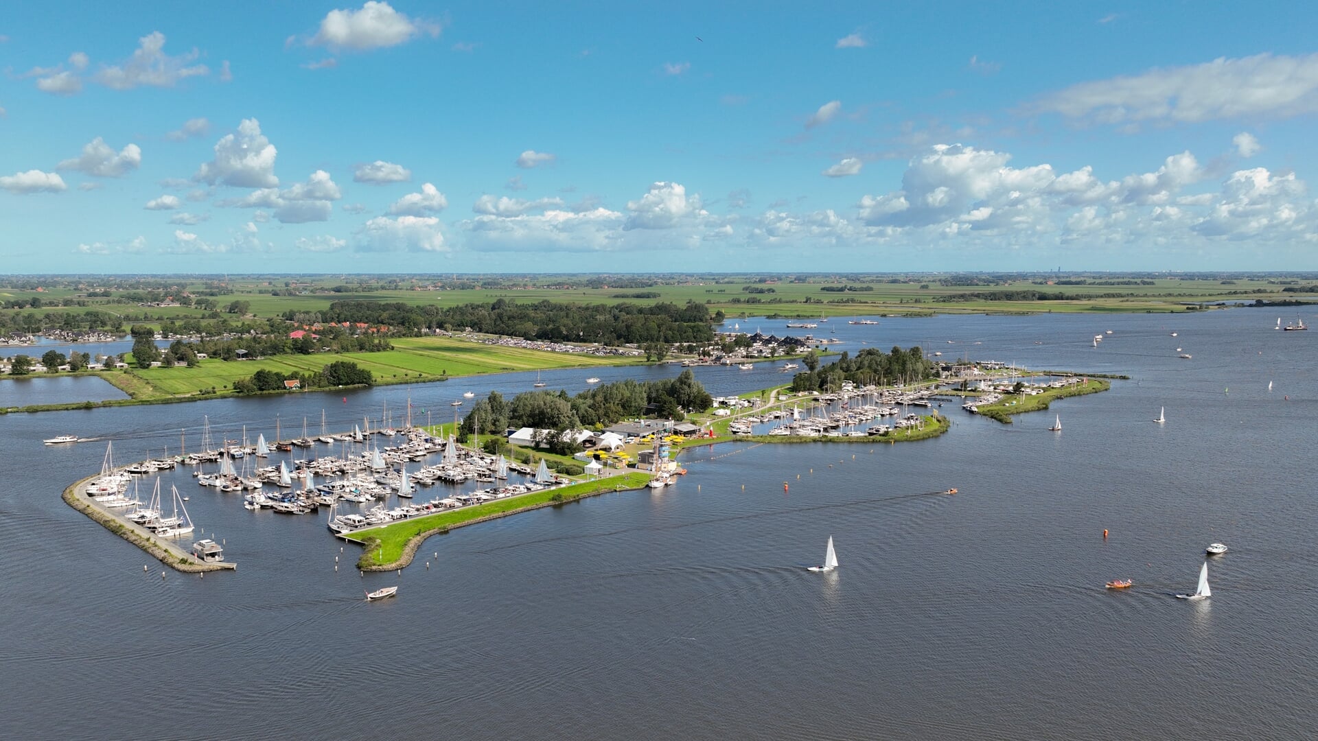 Elburger botter naar Sneek in-water