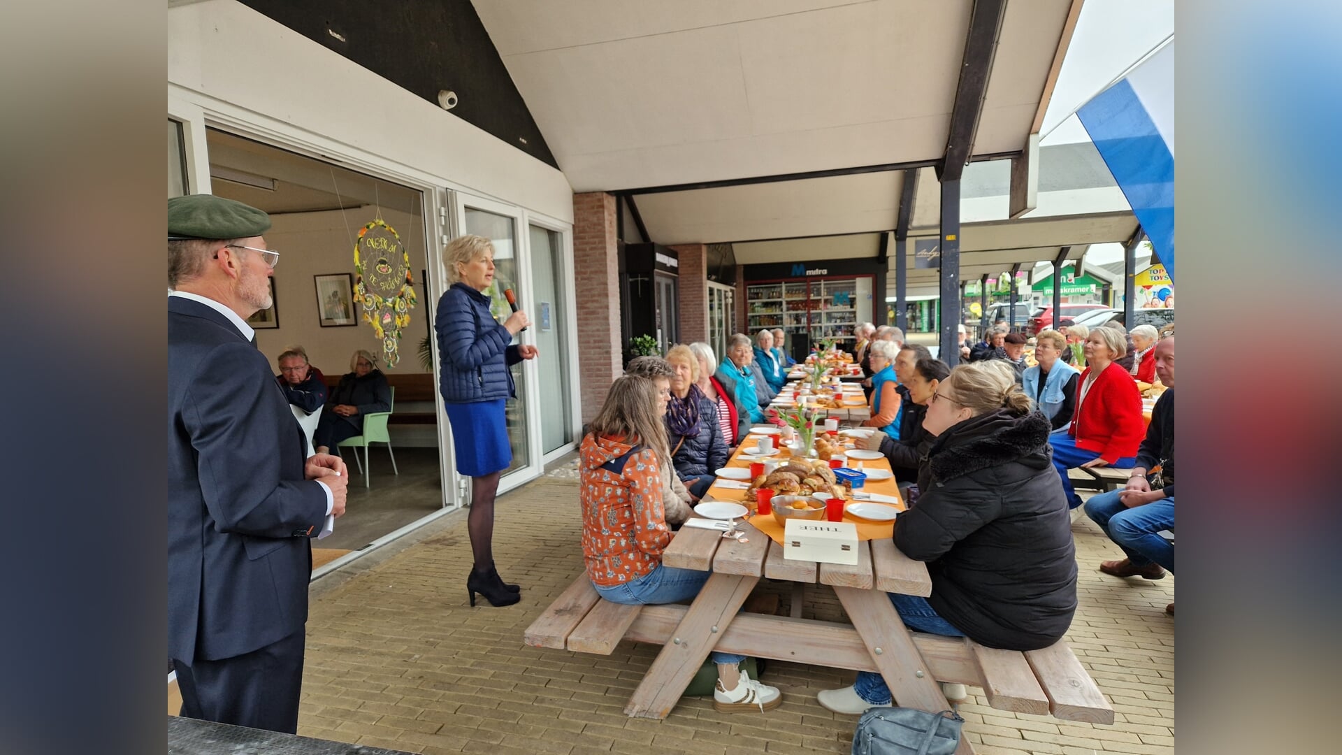 Vrijheidsonbijt in Wezep met Kunstproject Krista van Norel (MET VIDEO)