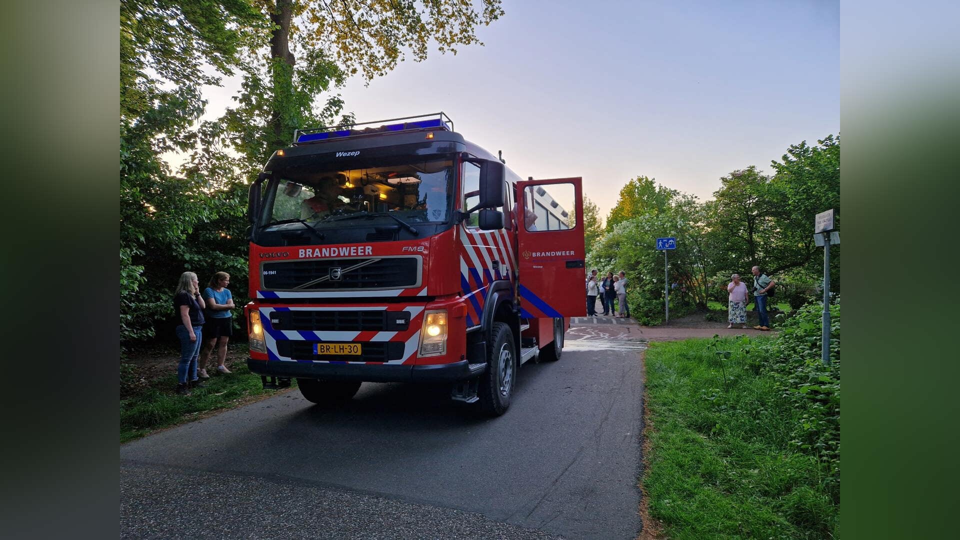 Bosbrand aan De Egge in Wezep snel geblust