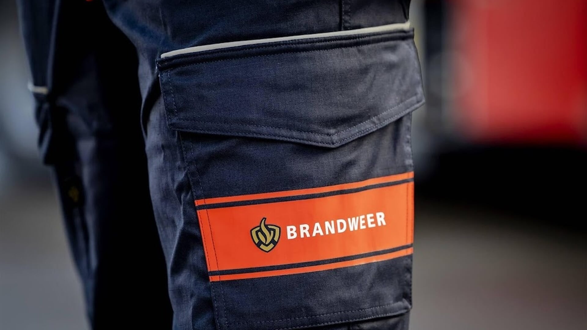 Grote brand in leegstaand pand in Den Hoorn, Zuid-Holland