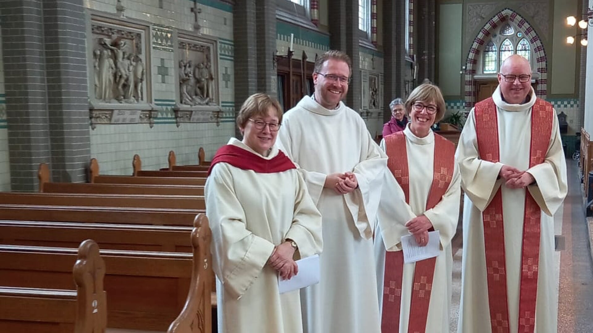 Regen mag feestvreugde niet drukken: Ook kerken vierden 750 jaar Oud Gastel