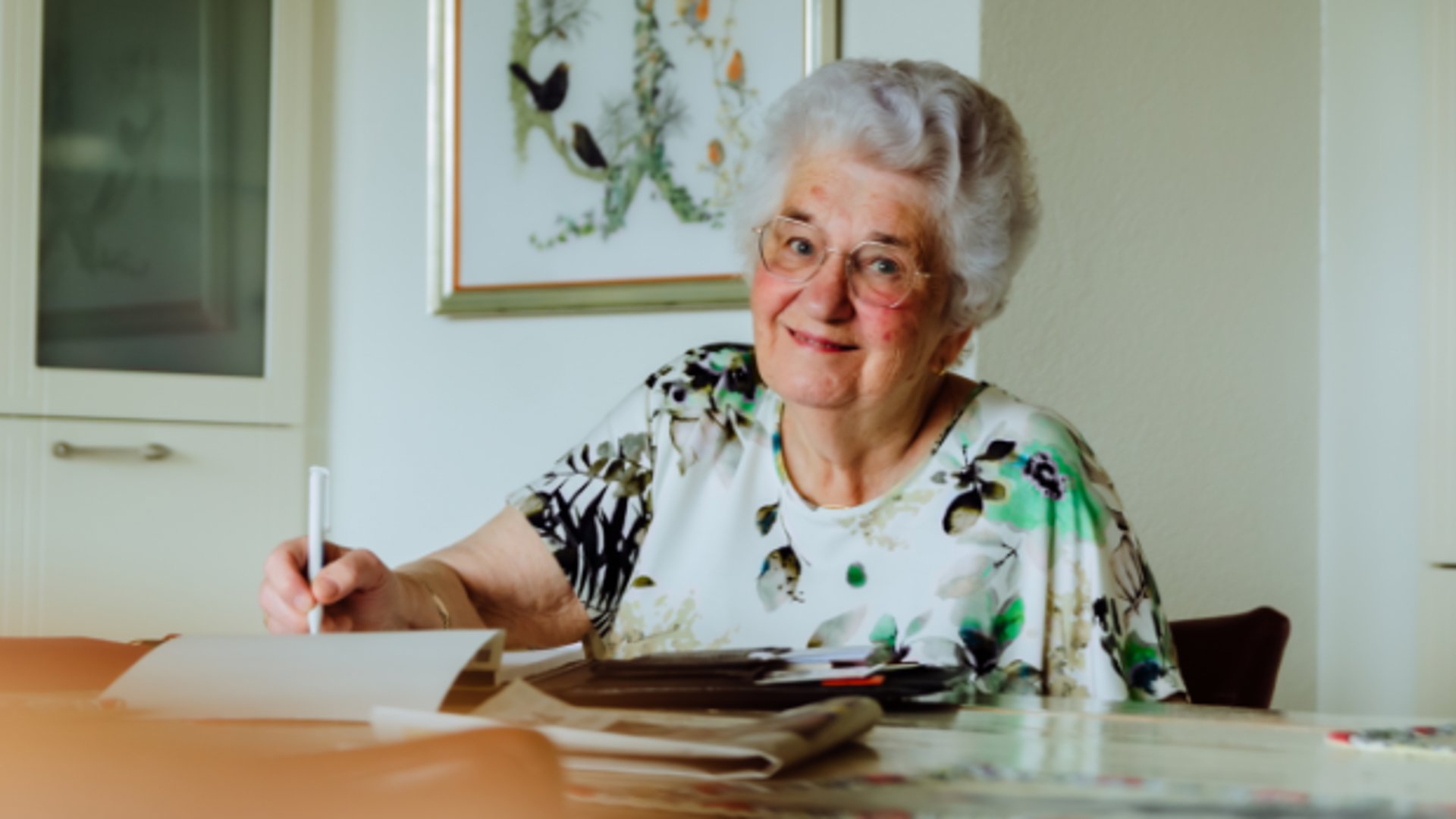 Na een ongeluk moest Truus (82) weer leren lopen. ‘Iedereen zei tegen Jan: laat haar toch zitten’
