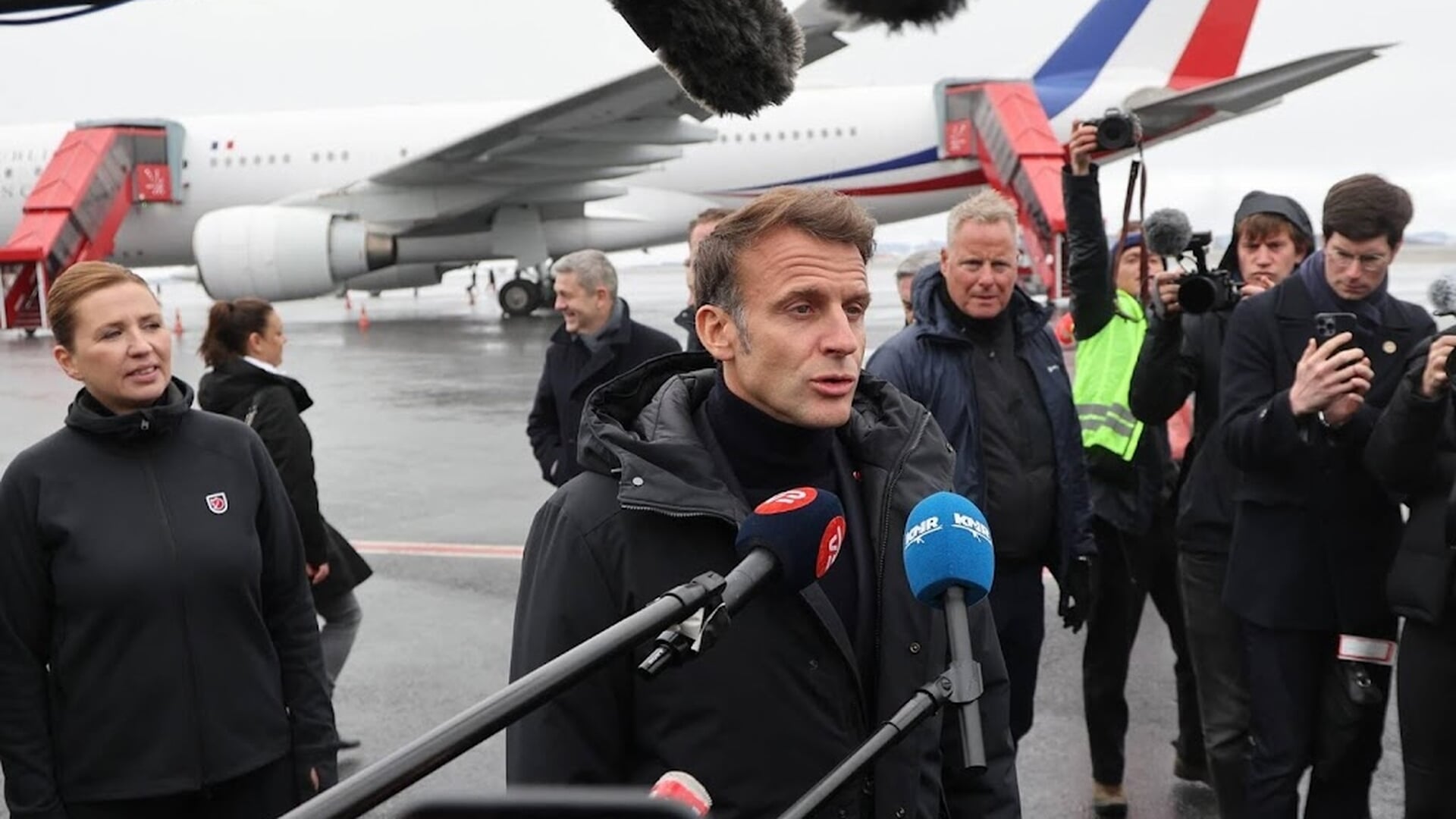 Macron bekritiseert annexatiewens Trump bij bezoek aan Groenland