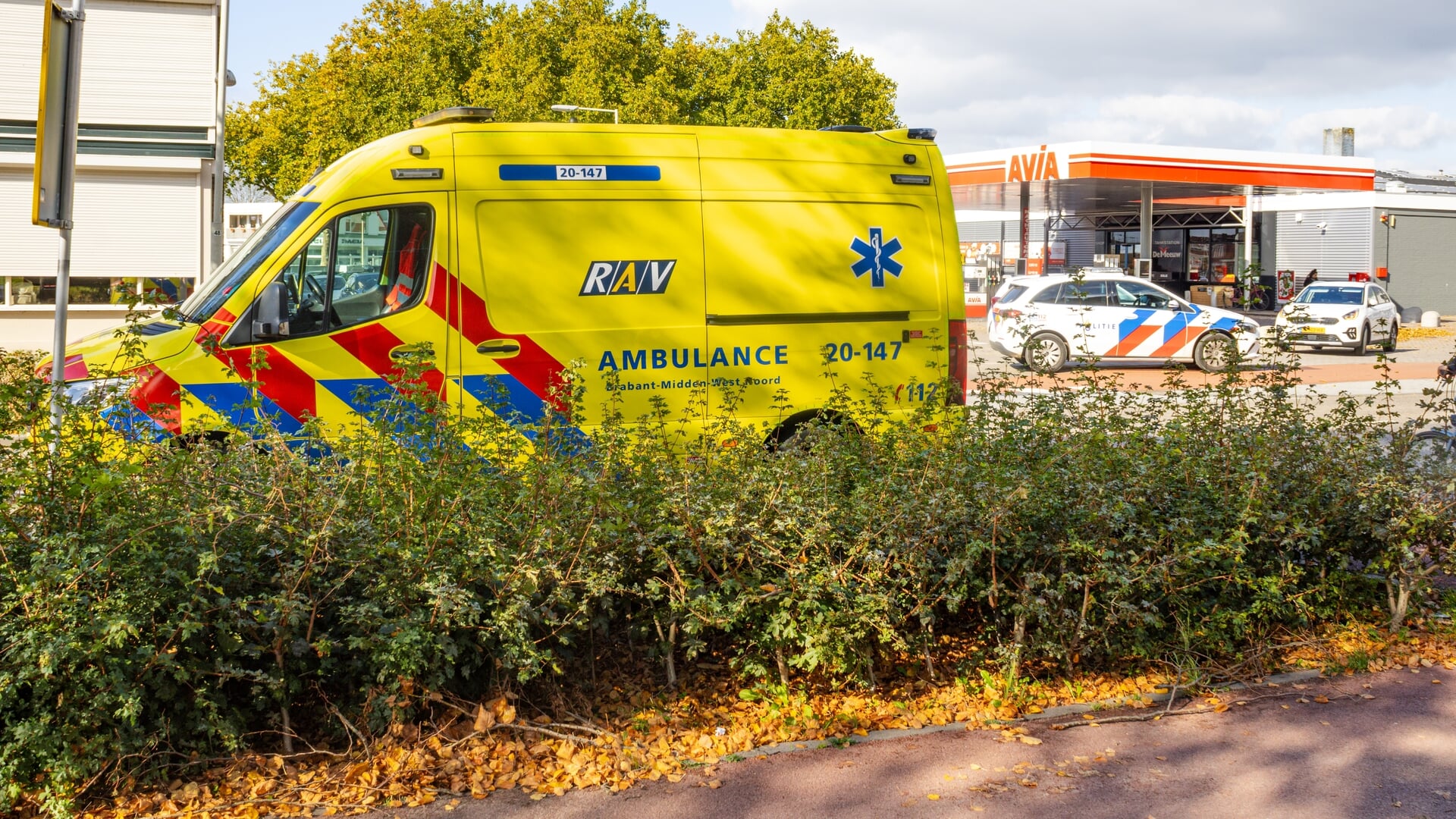 Fietsster en automobilist botsen op kruising in Bergen op Zoom