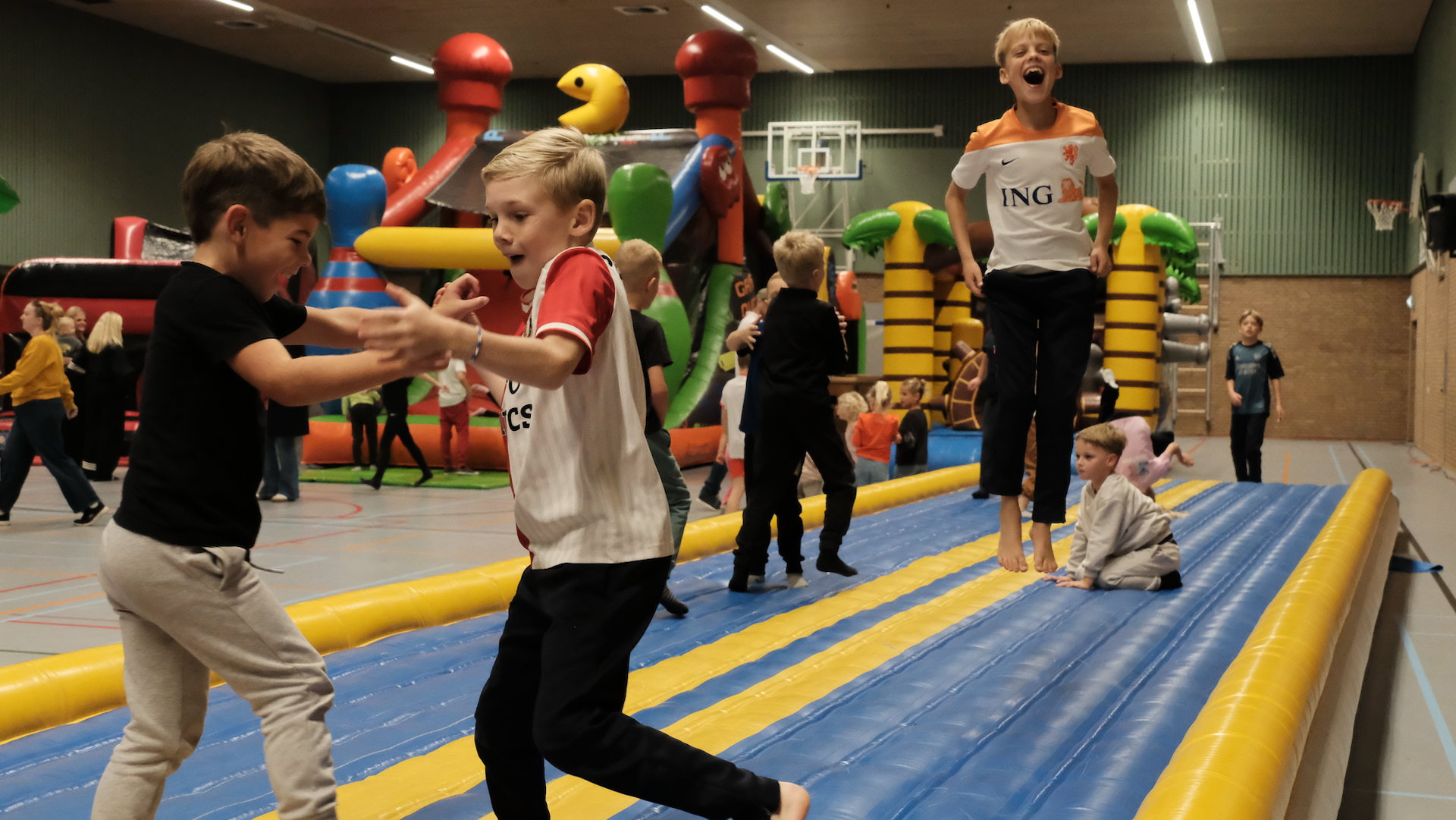 Zo’n 120 kinderen genoten van de Jumpparty van BC De Leuttrappers