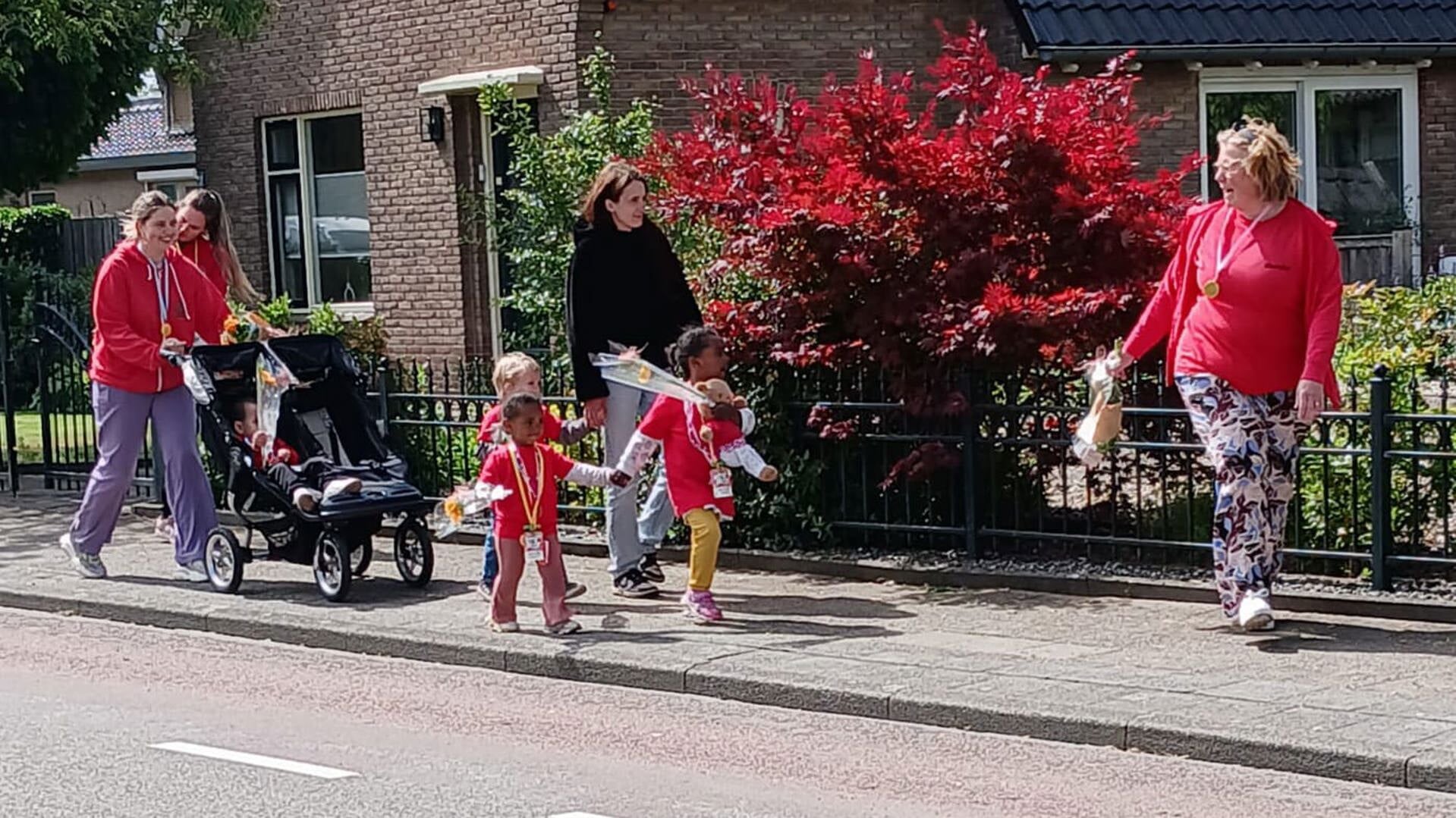 Peuters De Wereldkinderen actief tijdens Peutervierdaagse