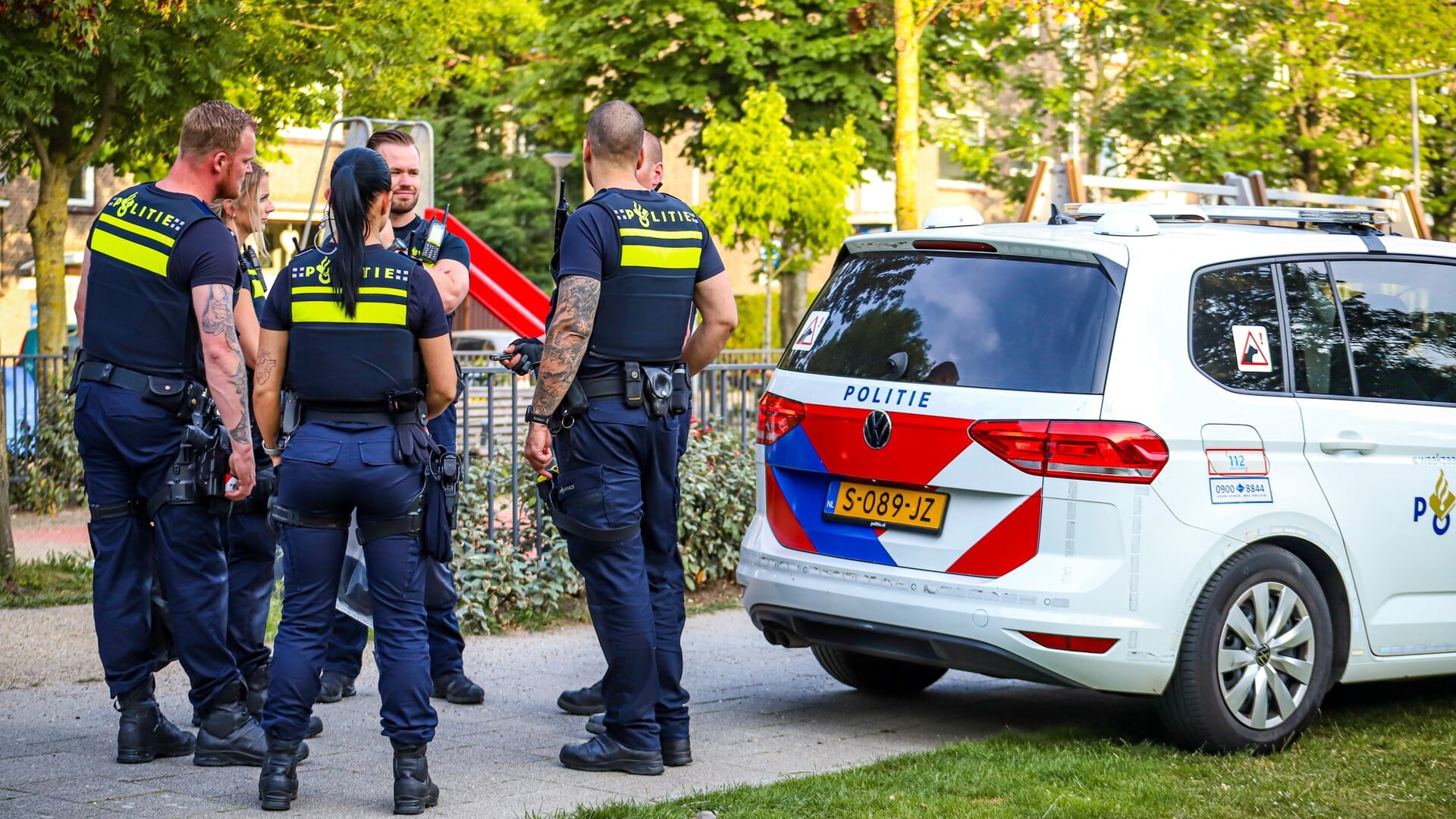 Jongere met pistool aangehouden in speeltuin Charlois, ook mes aangetroffen