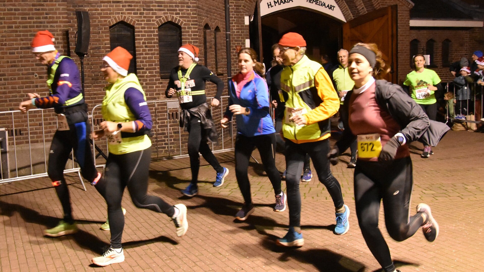12e Avondkerstloop populair bij hardlopers