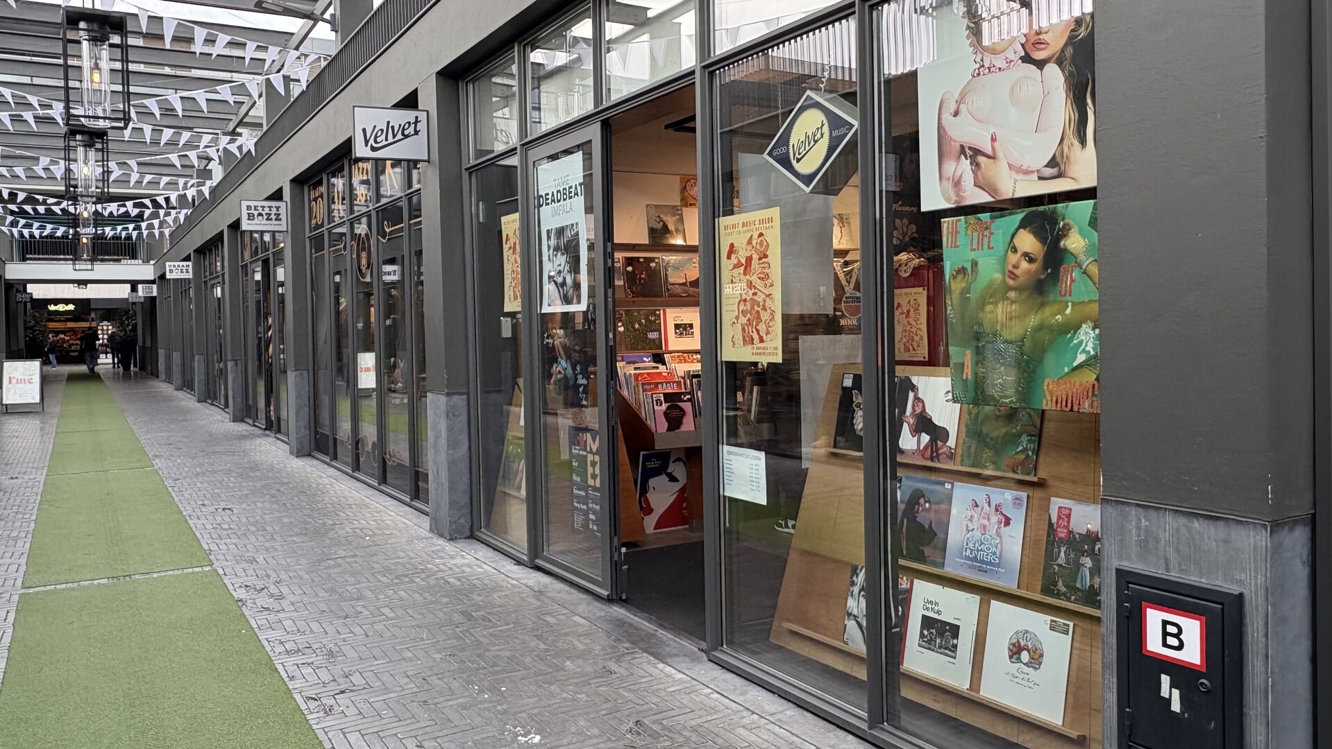 Velvet Music Breda viert 25-jarig jubileum met eigen jubileum-LP