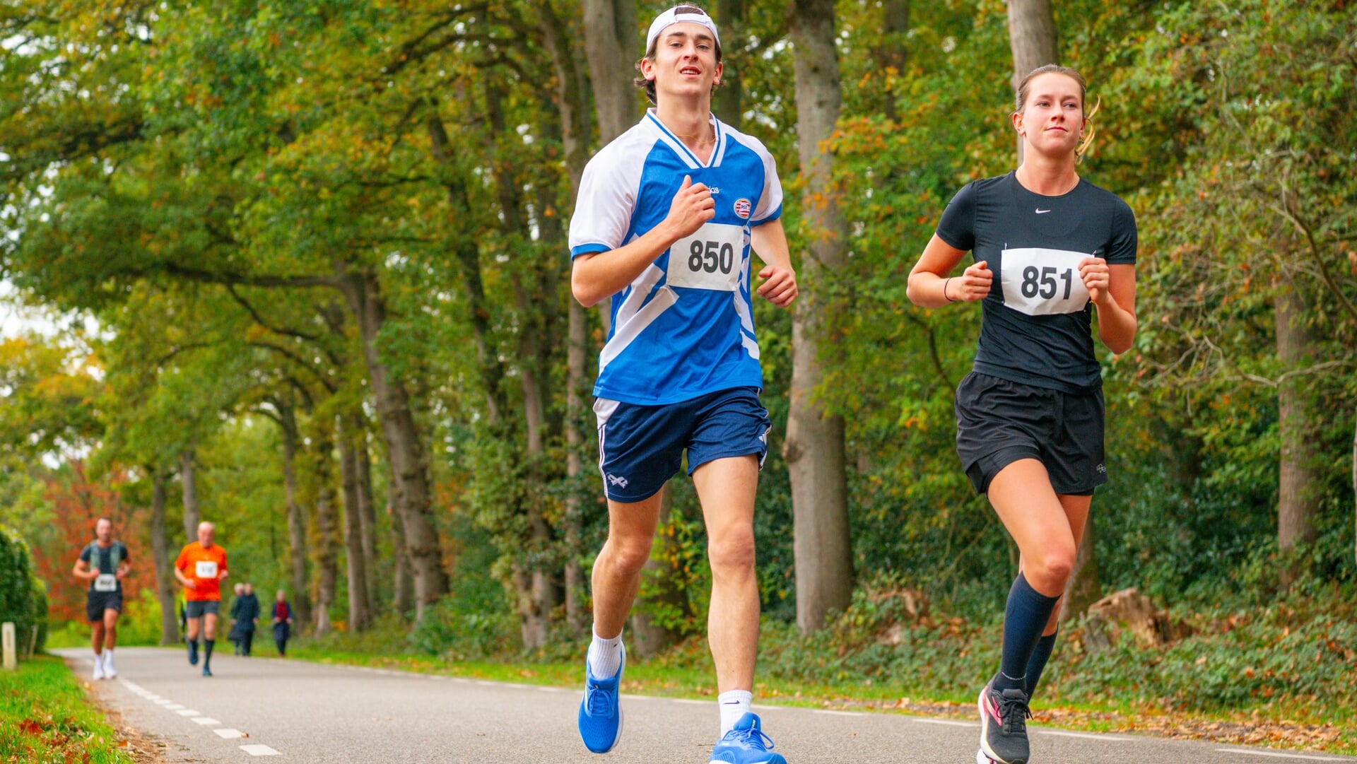 Ruim honderd lopers aan de start bij eerste Kievitloop van het seizoen