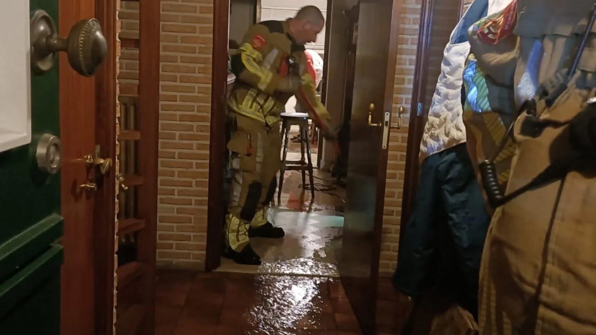 Wateroverlast in woning Hoeven na gescheurde leiding