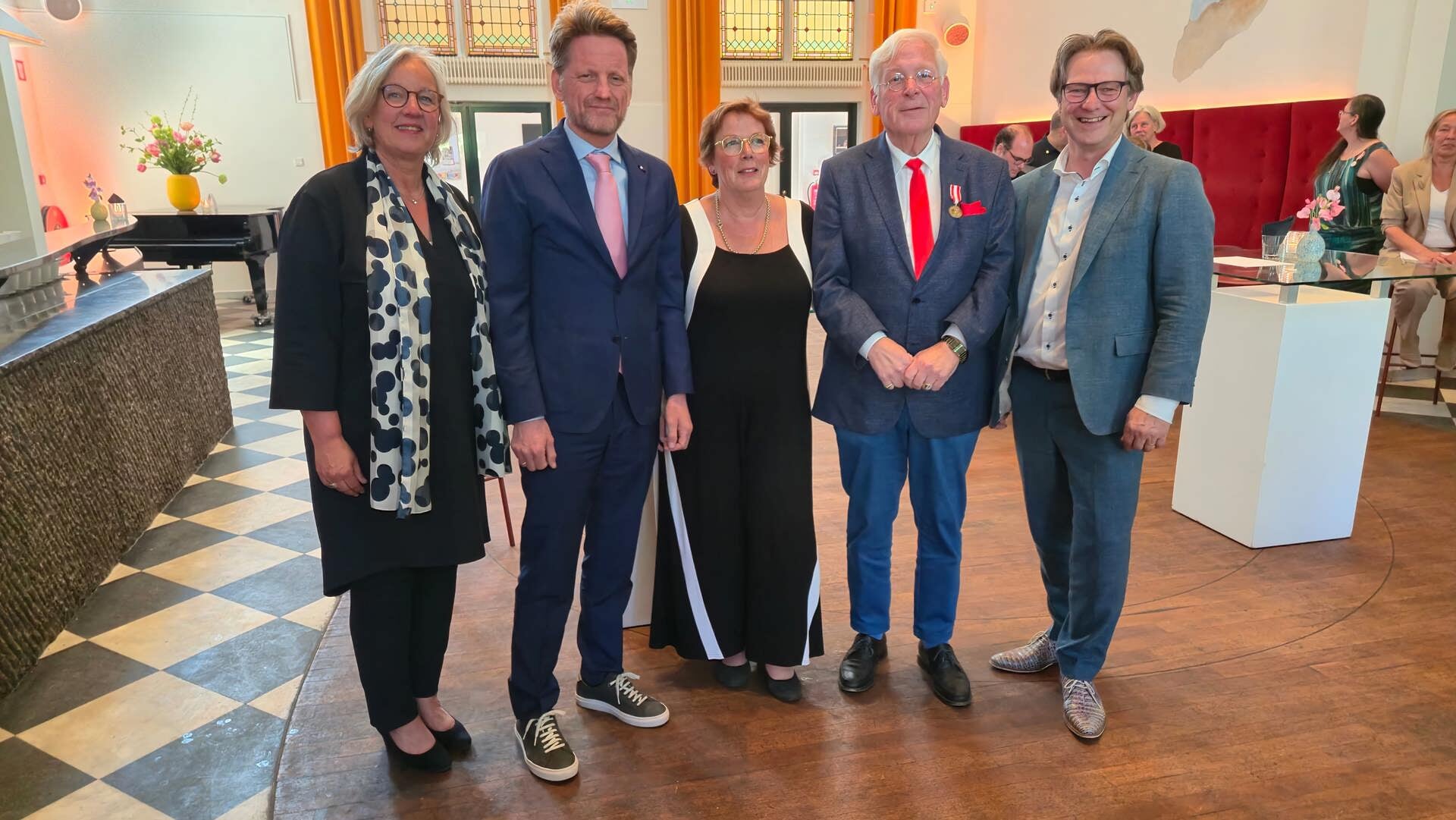 Rode Kruis vrijwilliger Jaap Waverijn ontvangt Medaille van Verdienste in Zilver Grenzeloze inzet vo